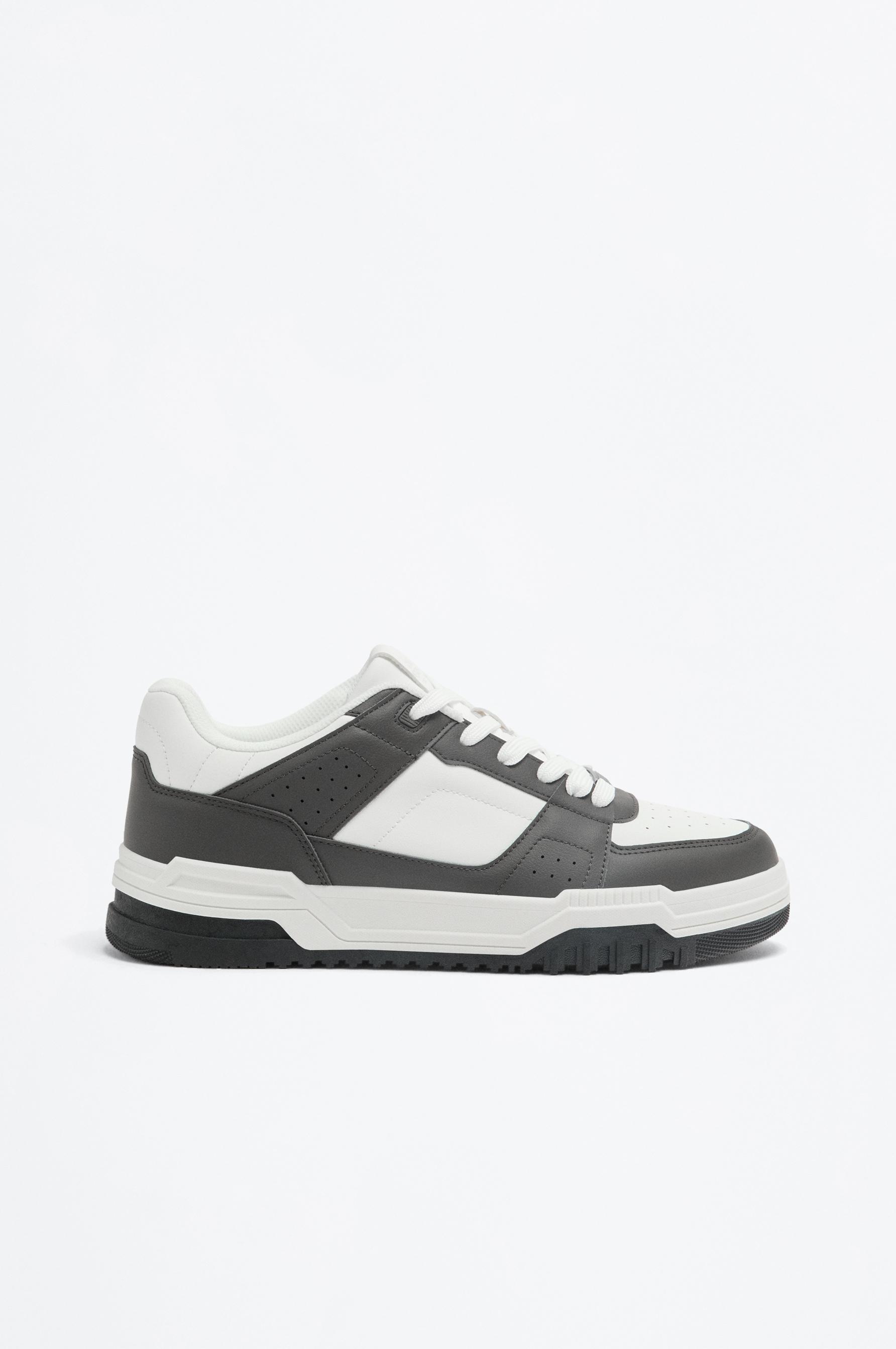 Zapatilla deportiva retro piso ancho