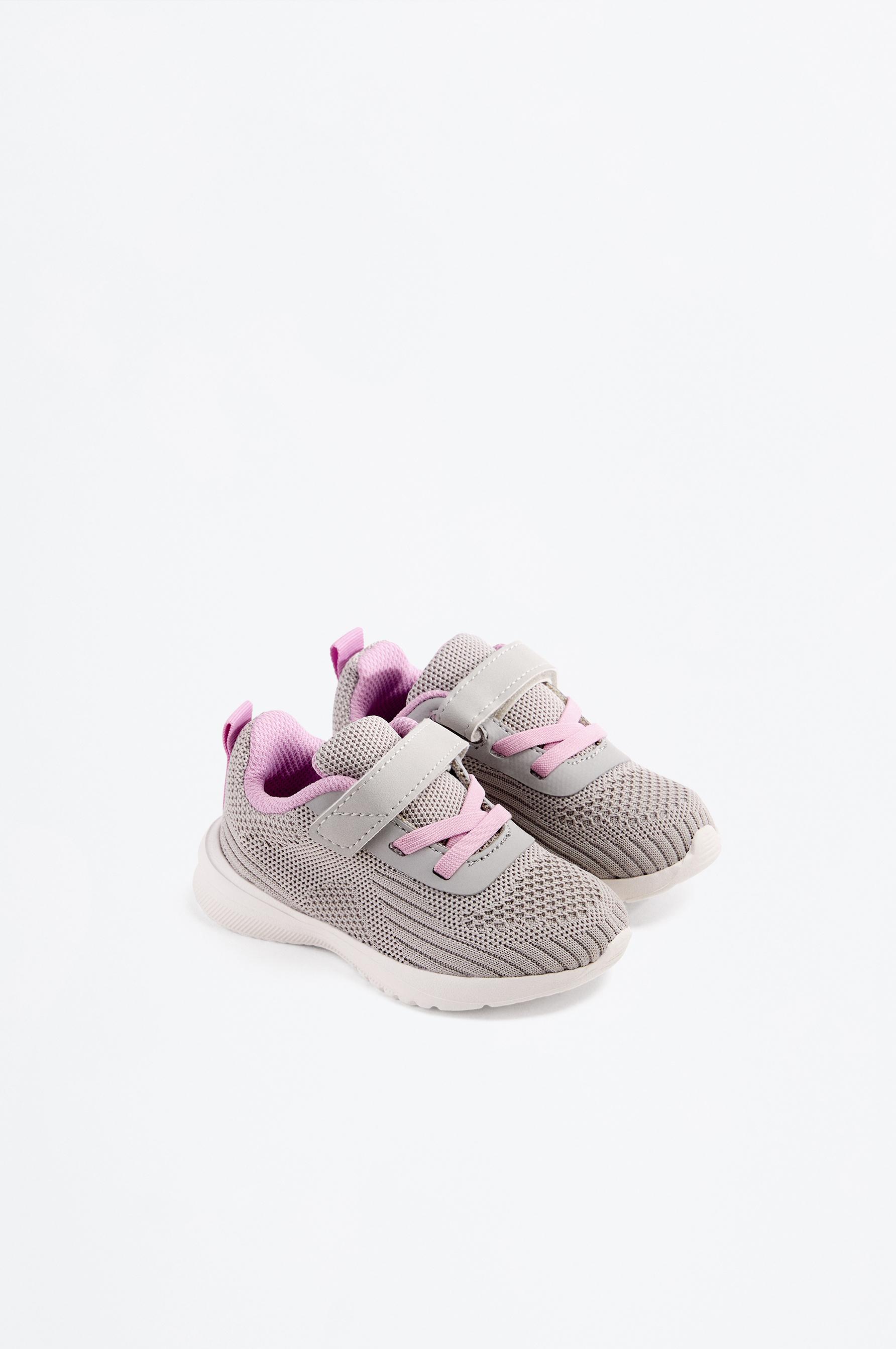 Minimalist sports shoe — GREY