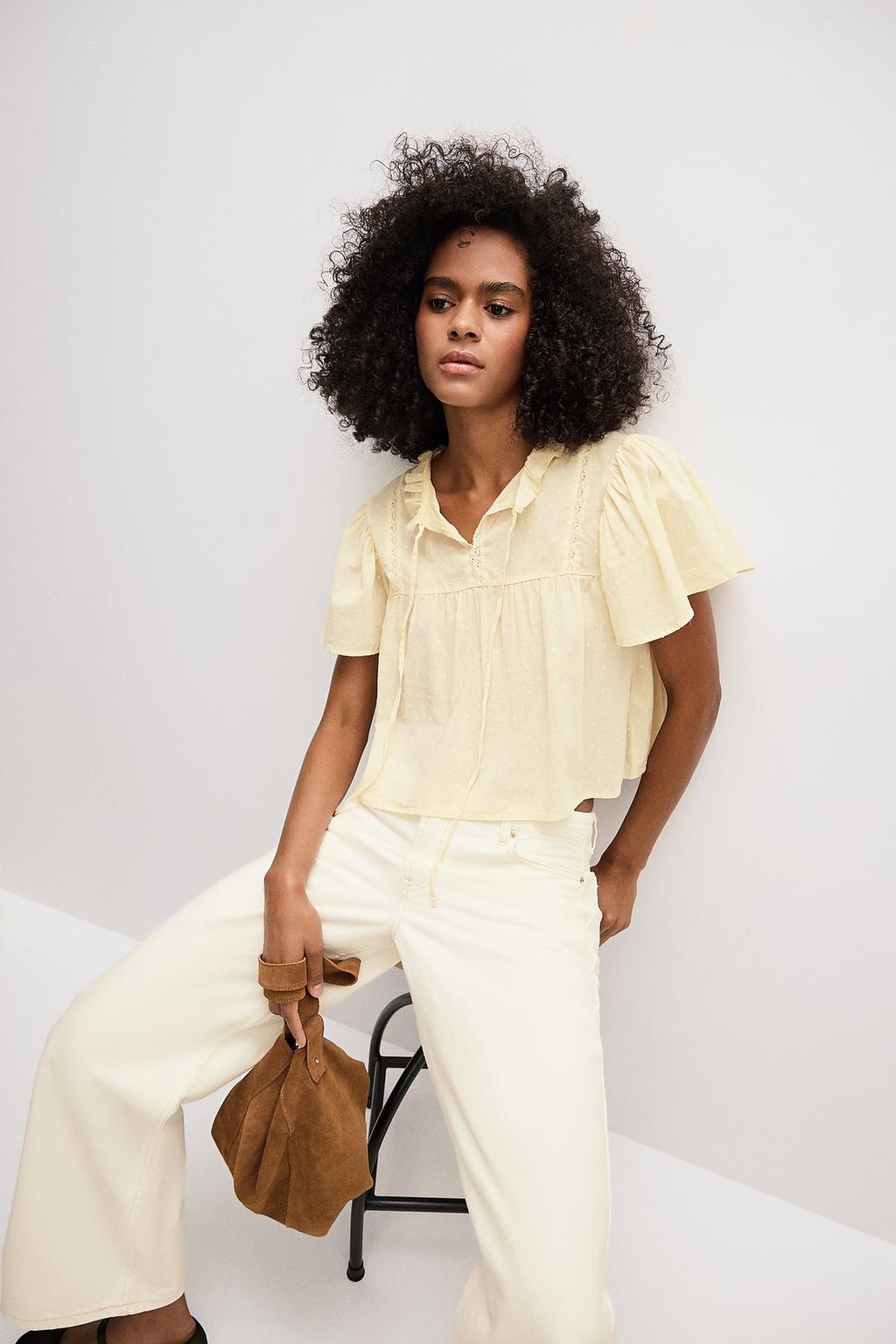Blusa cuello lazo