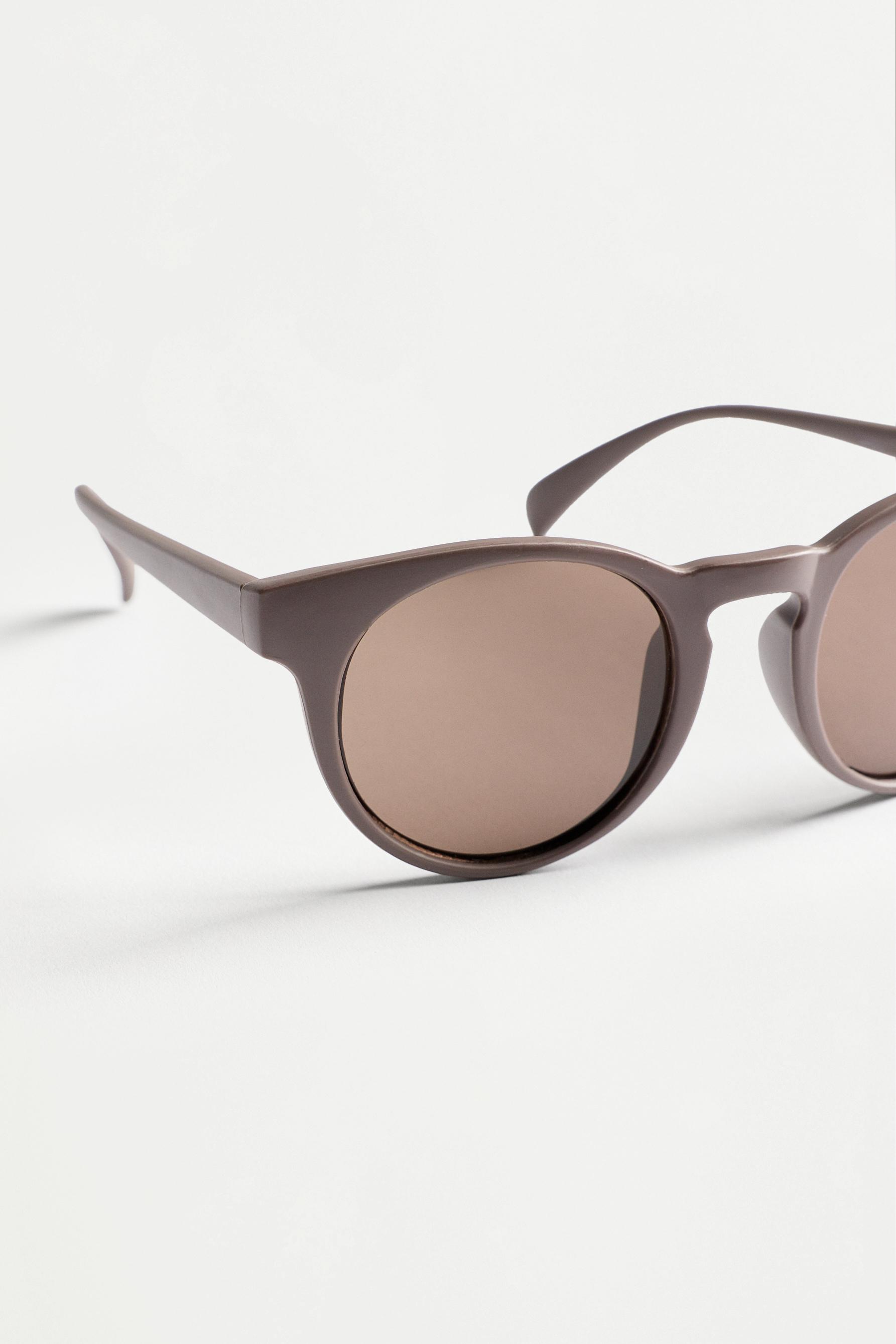 Round sunglasses — BROWN