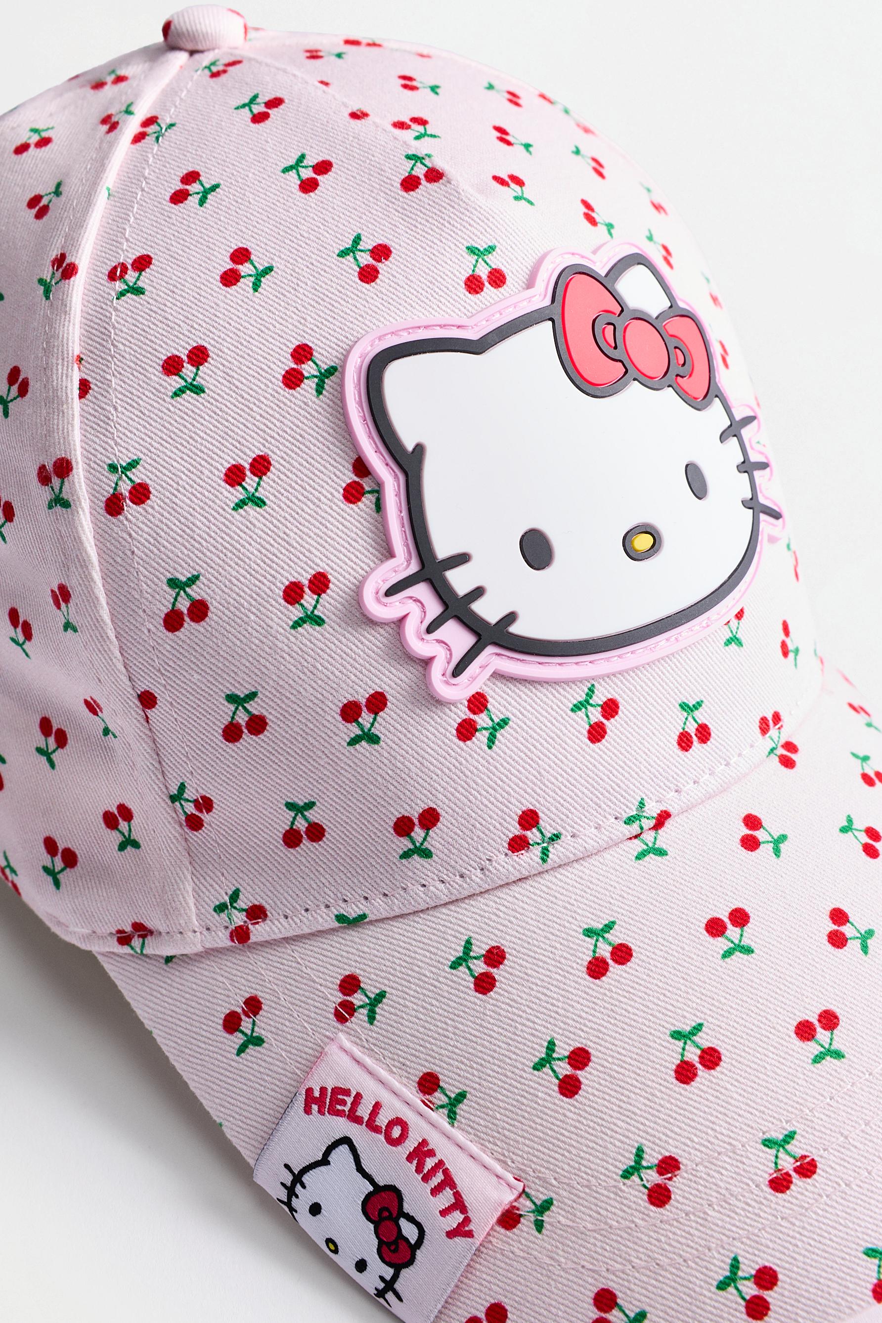 Hello Kitty ©SANRIO cherry cap — ROSE PINK