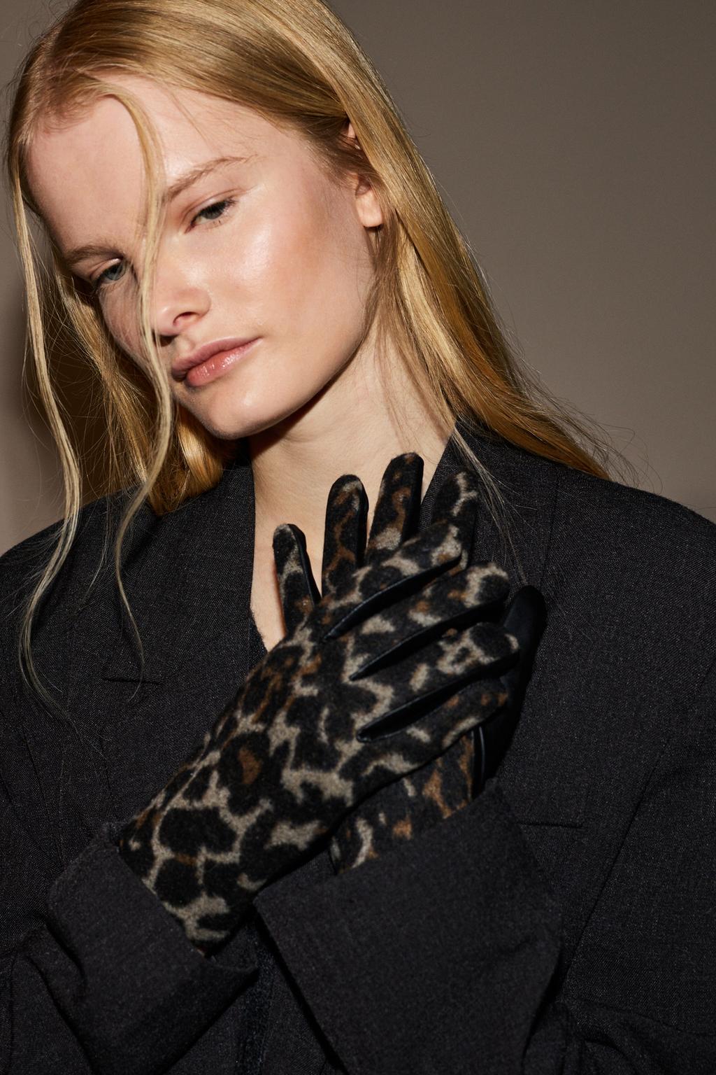 Animal print gloves
