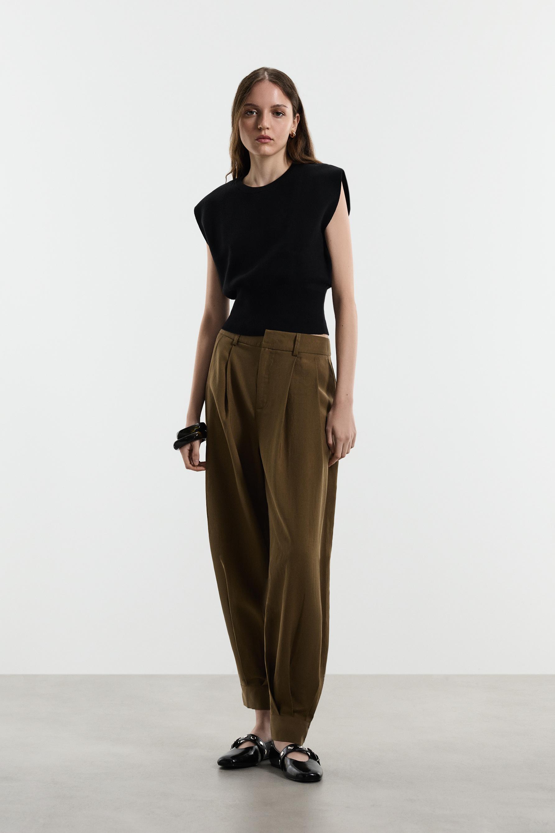 Voluminous top — BLACK