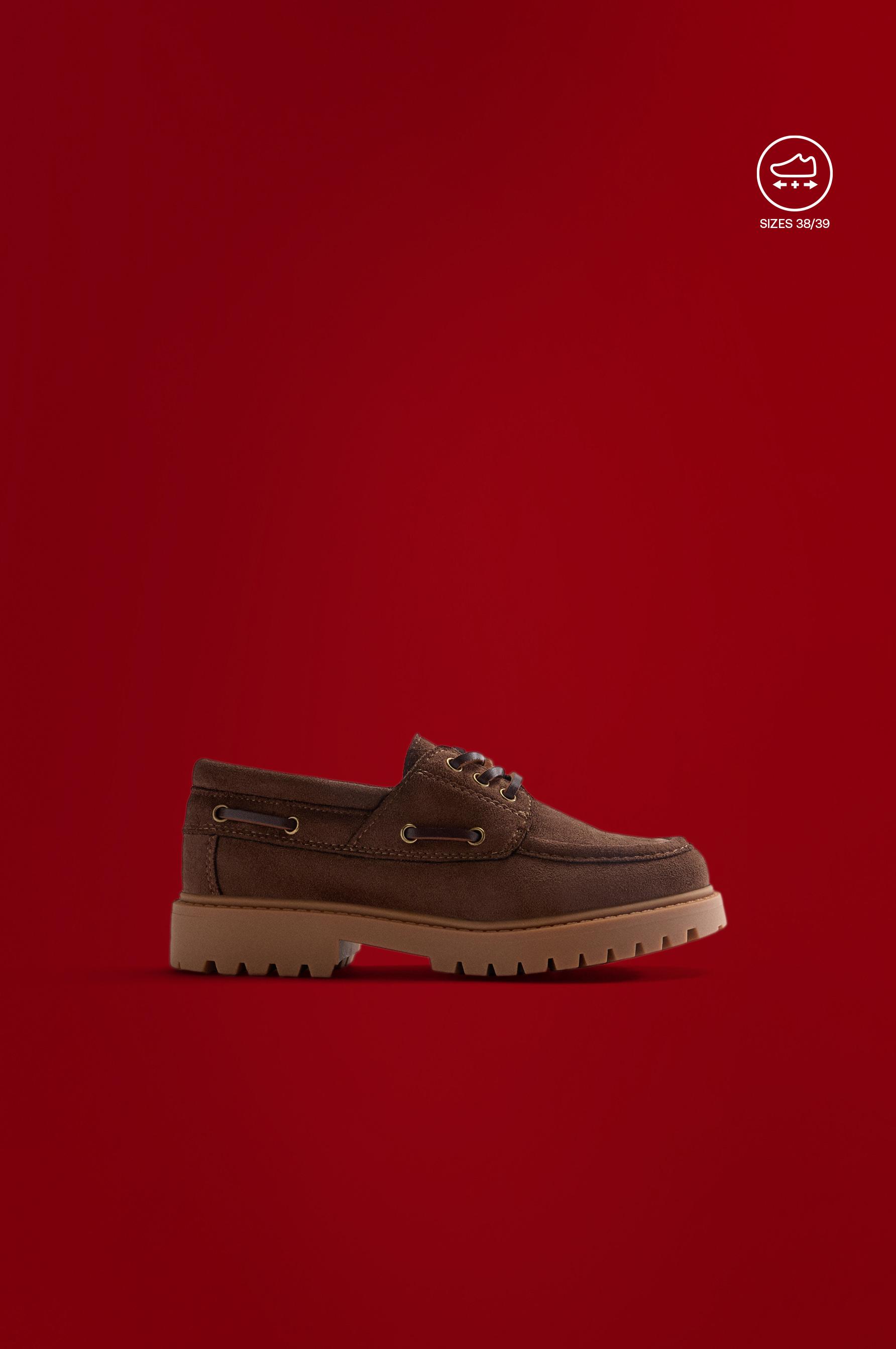 Track sole boat shoe — BROWN