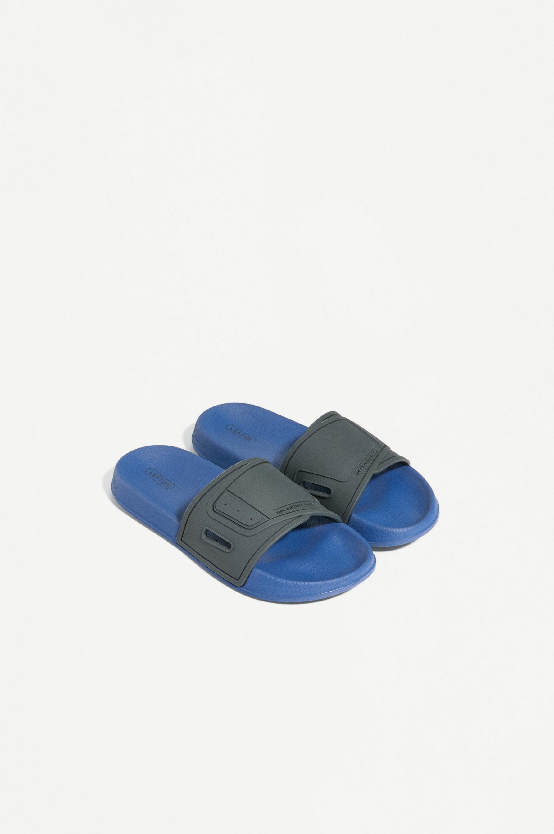 POOL SLIPPERS — BLUE