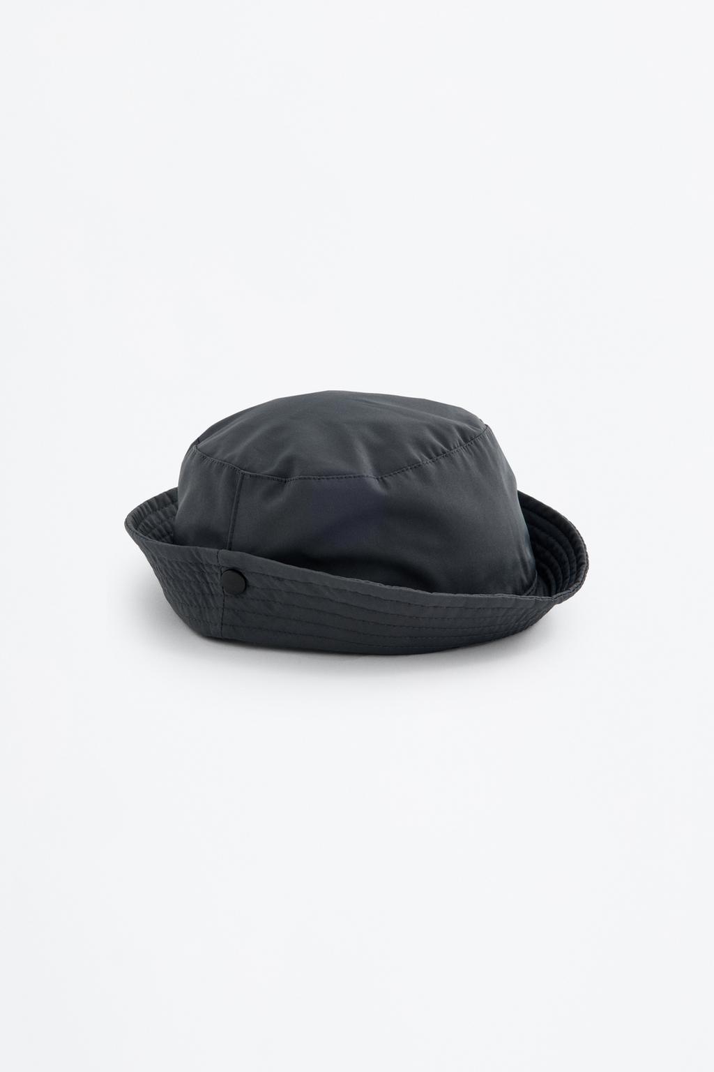 Denim bucket hat with button