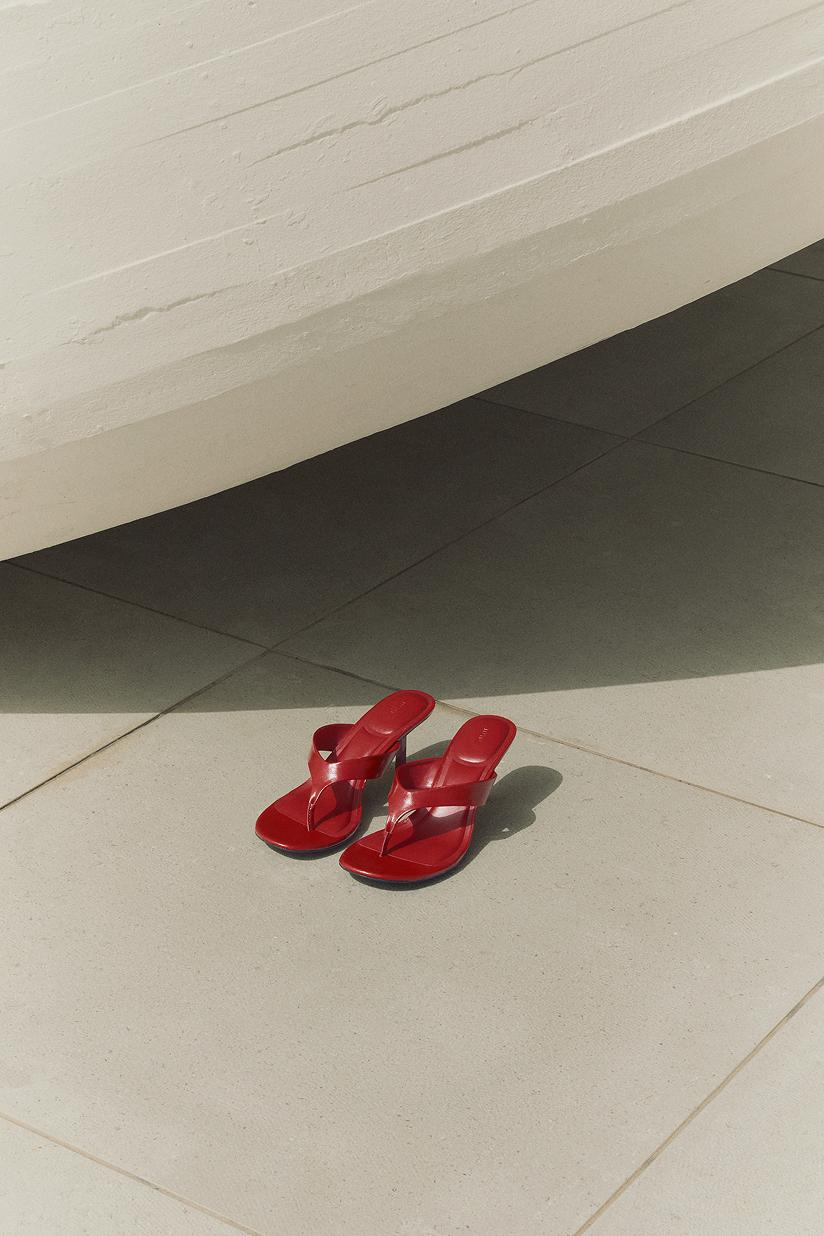 Thong heeled sandals — RED