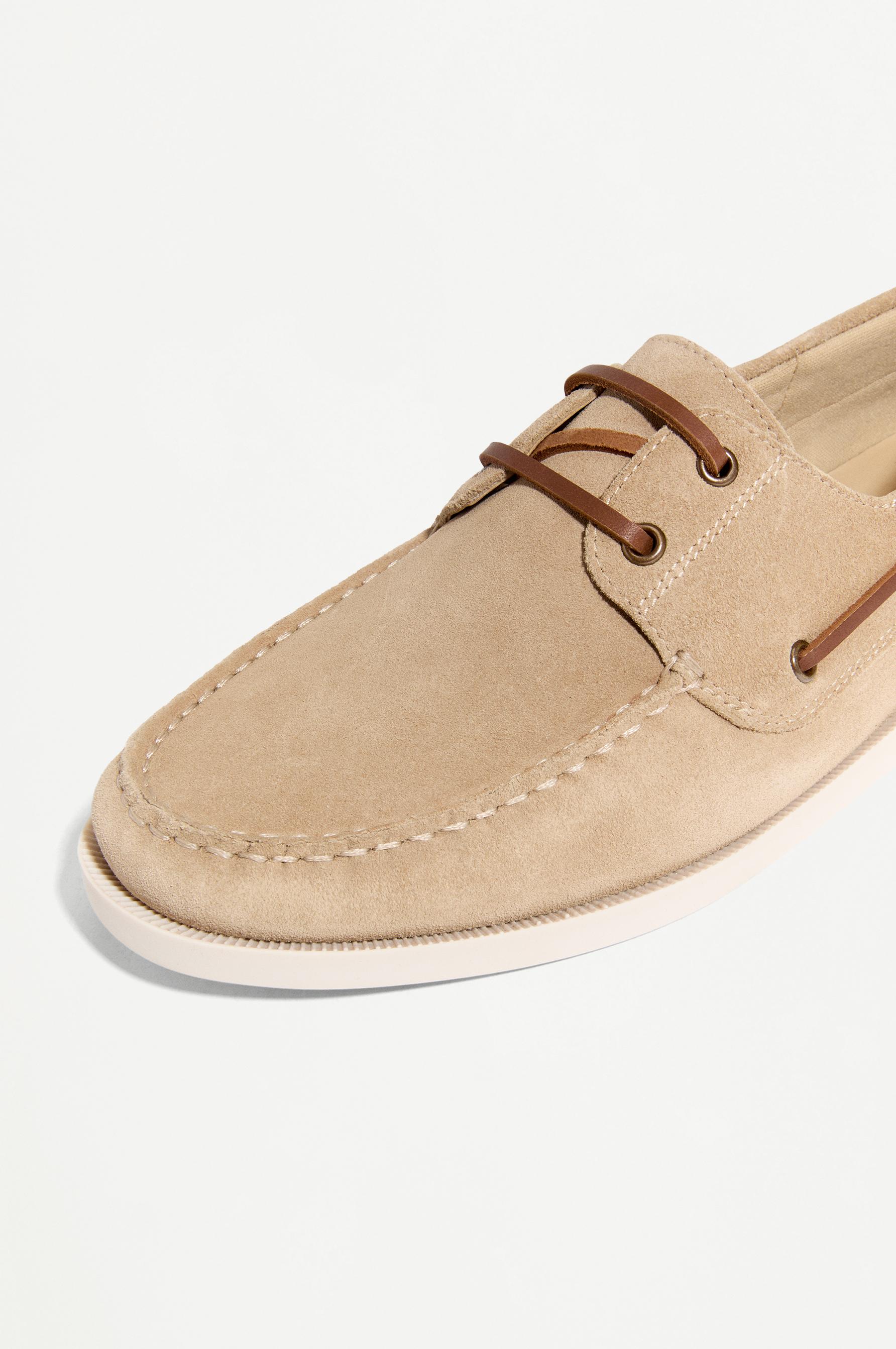Leather boat shoe — BEIGE