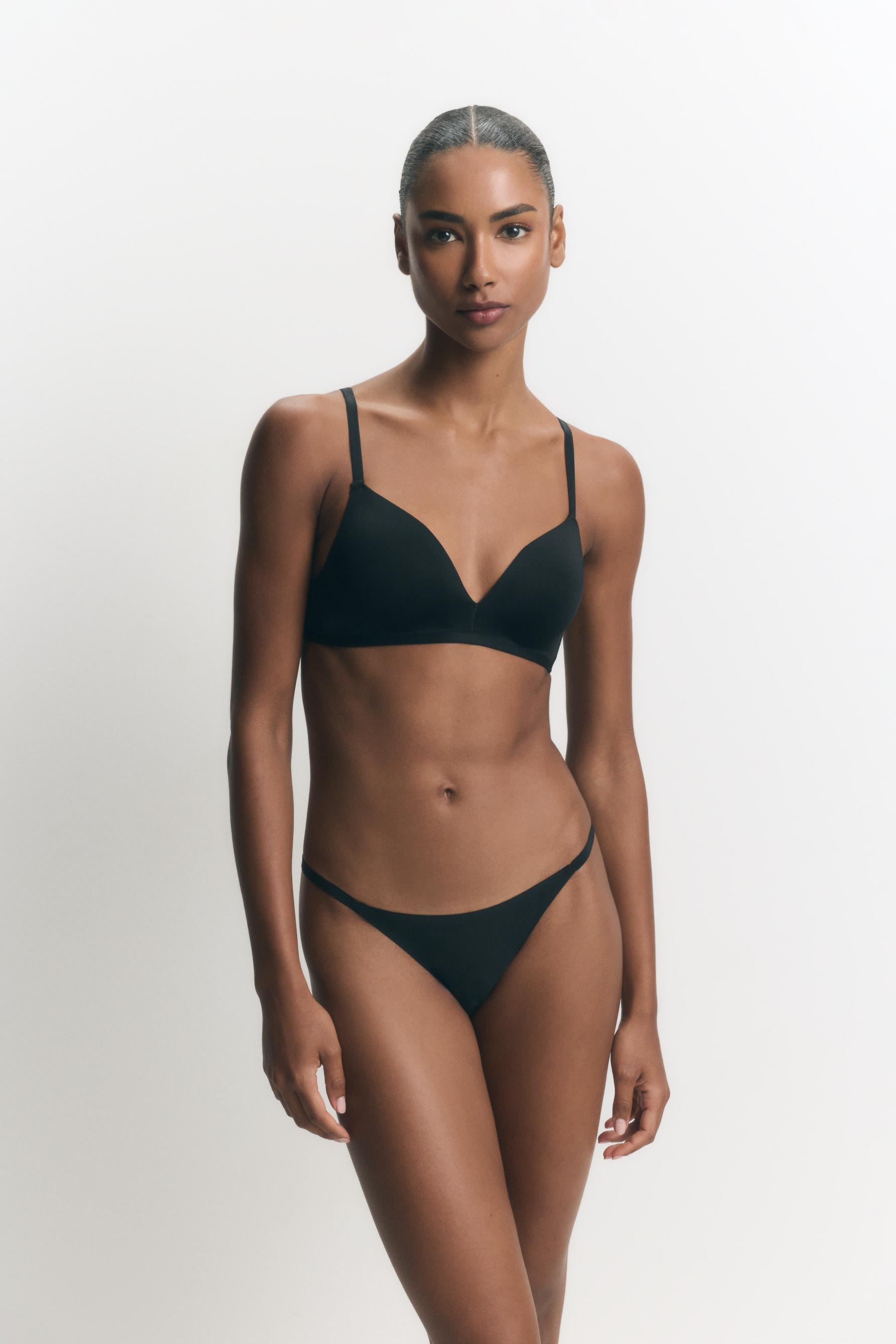 Microfibre classic pre-shaped bra — BLACK
