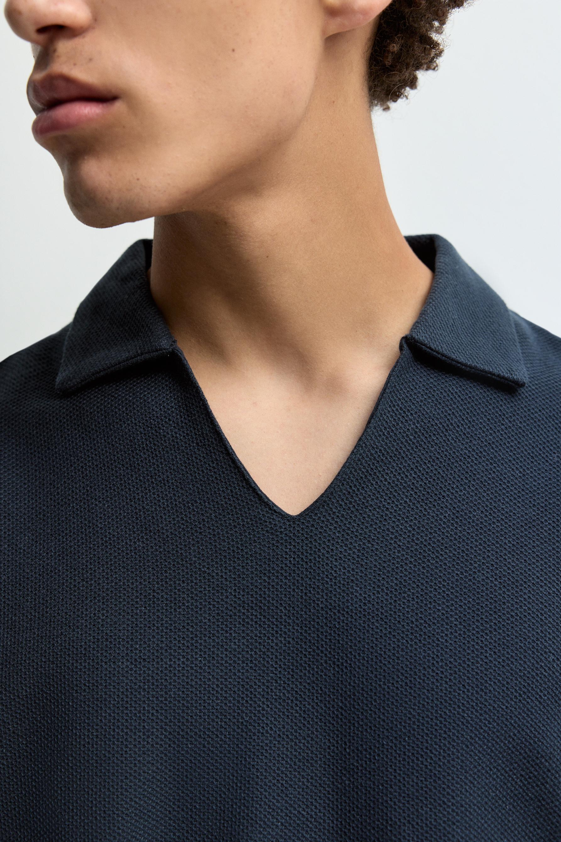 Textured V-neck polo shirt — FADED NAVY