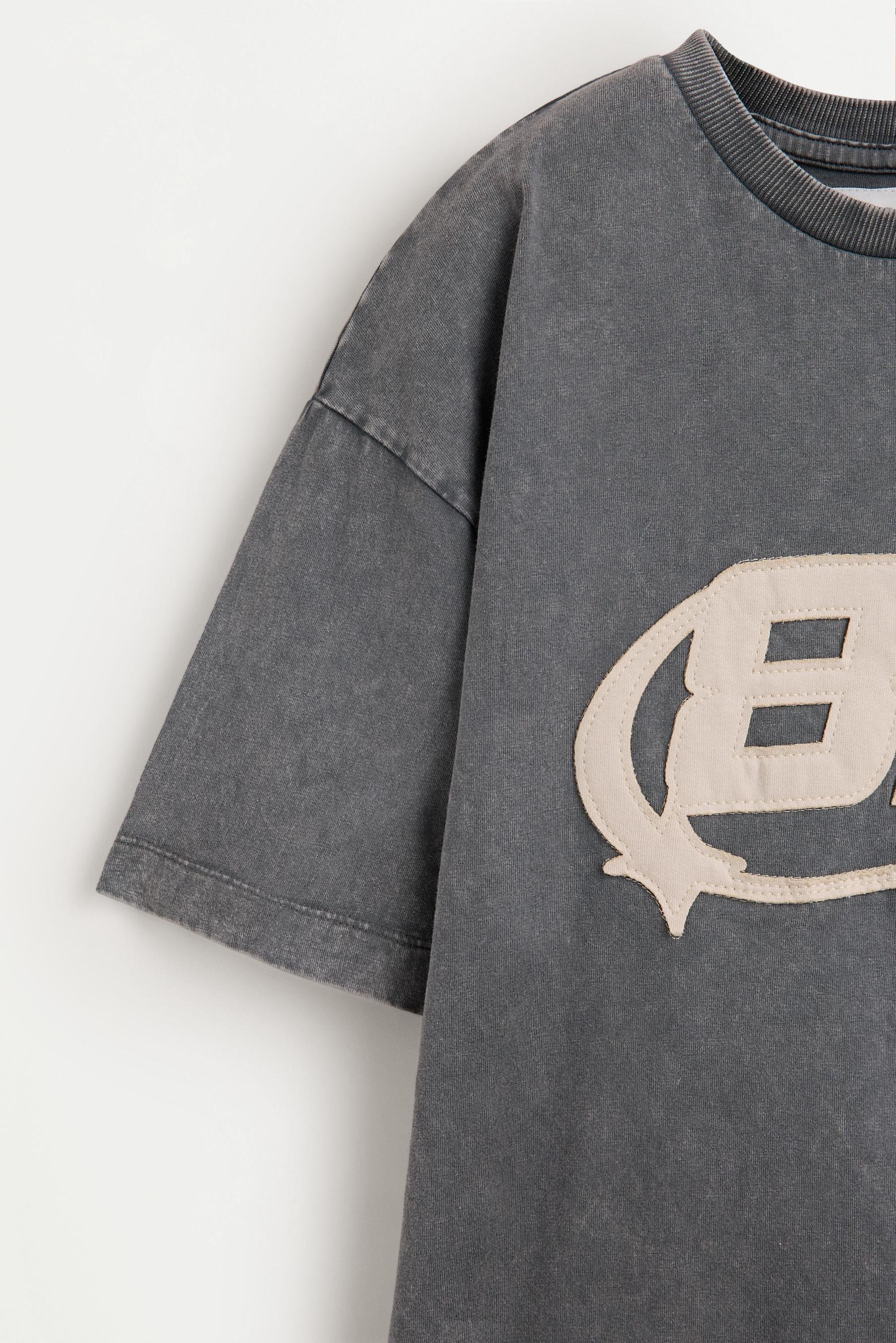 T-shirt with patch — BLUE GREY