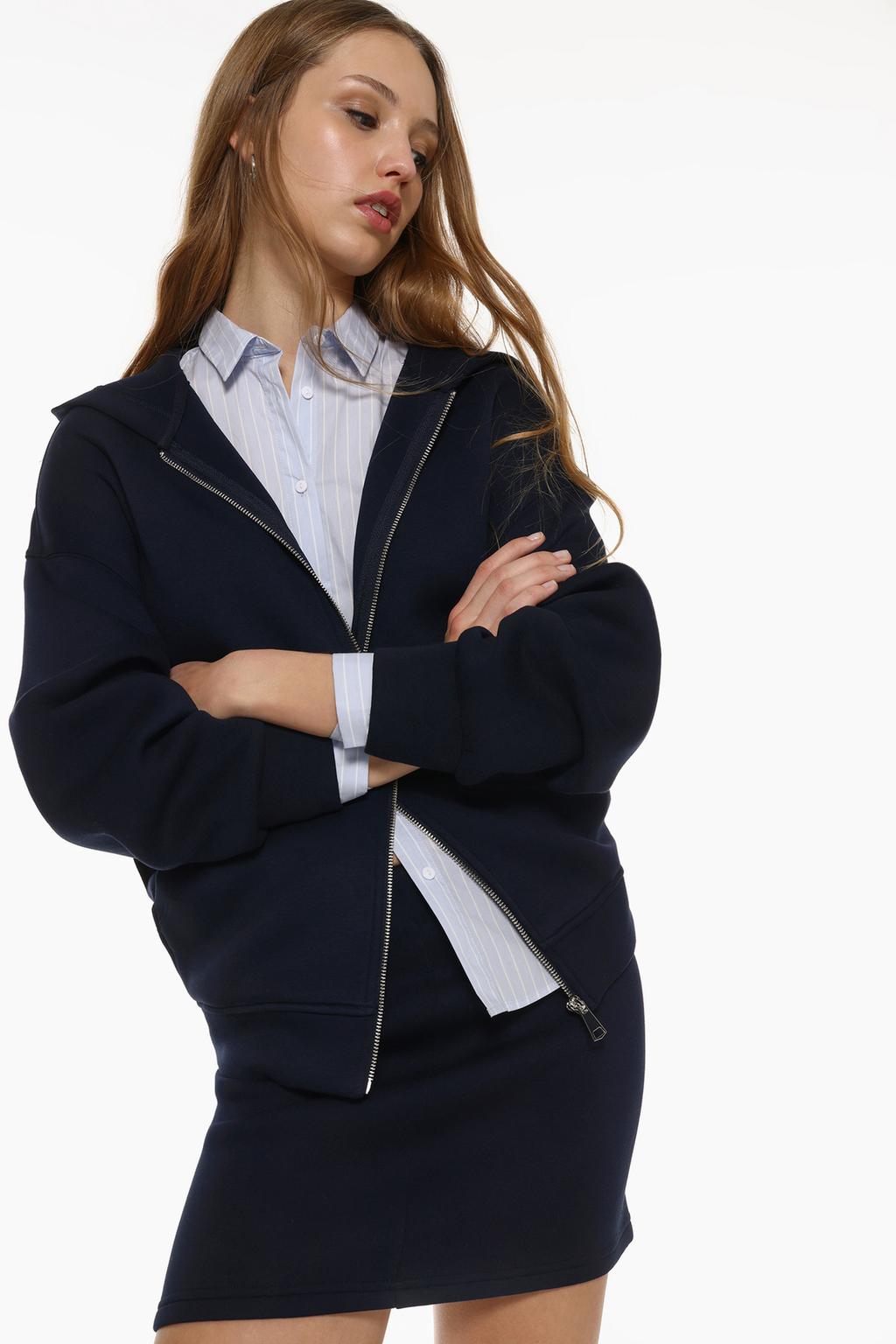 Chaqueta efecto goma sintética