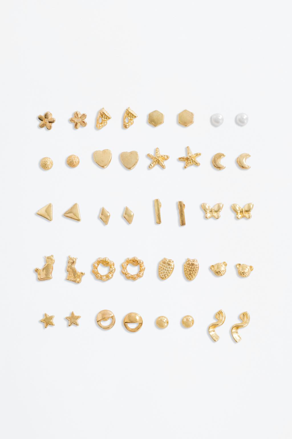 Pack of 20 mismatched earrings