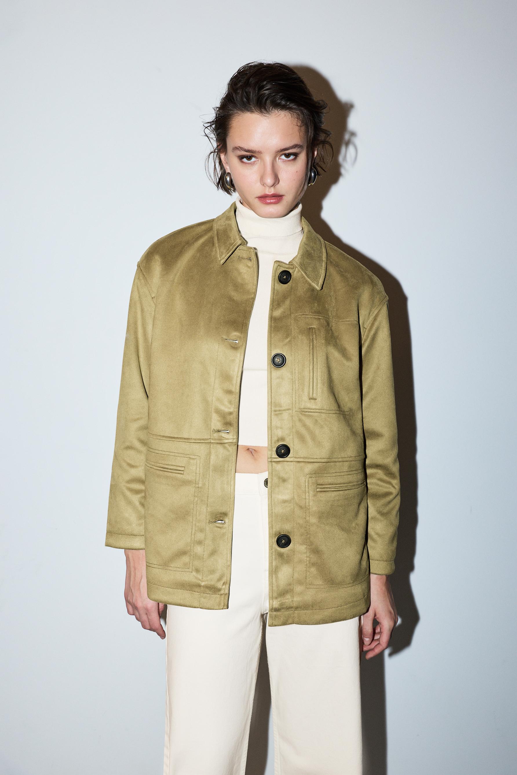 Cazadora larga efecto ante