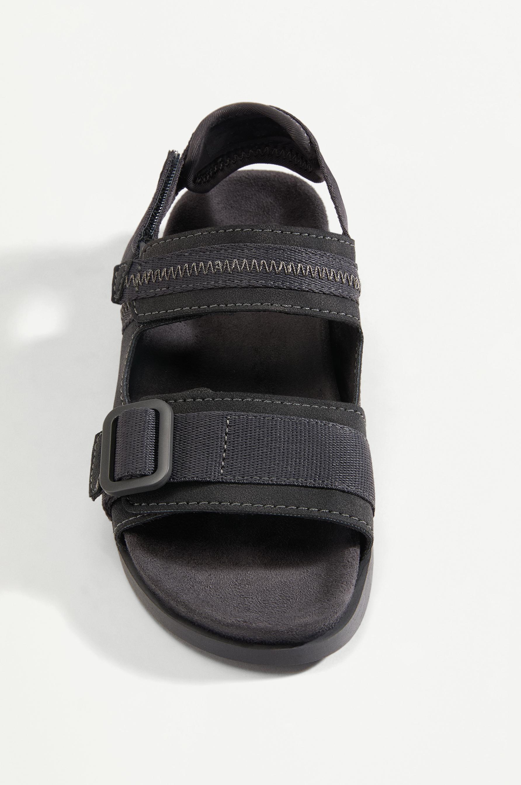 COMFORT SANDAL — BLACK