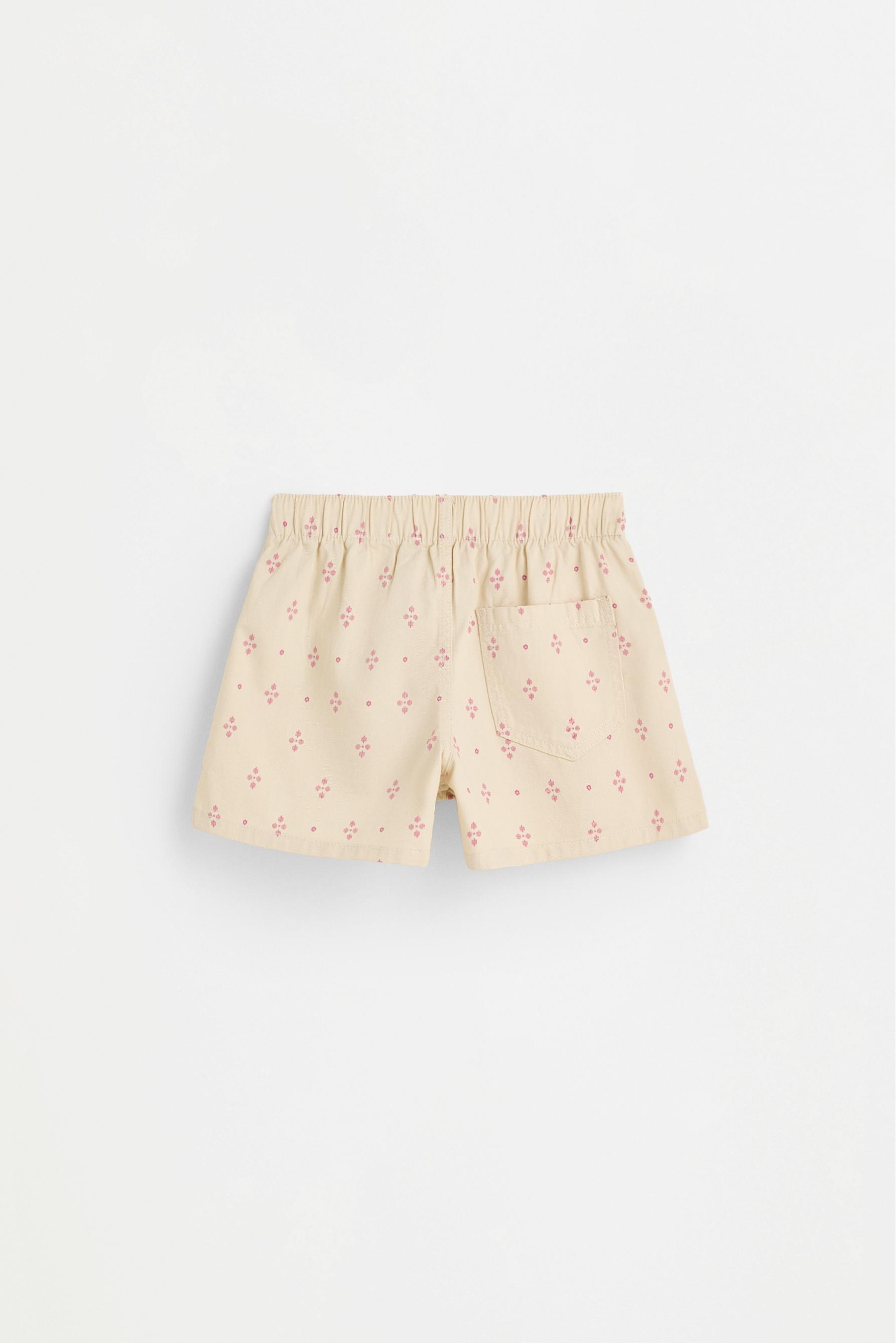 Twill shorts with darts — CREAM
