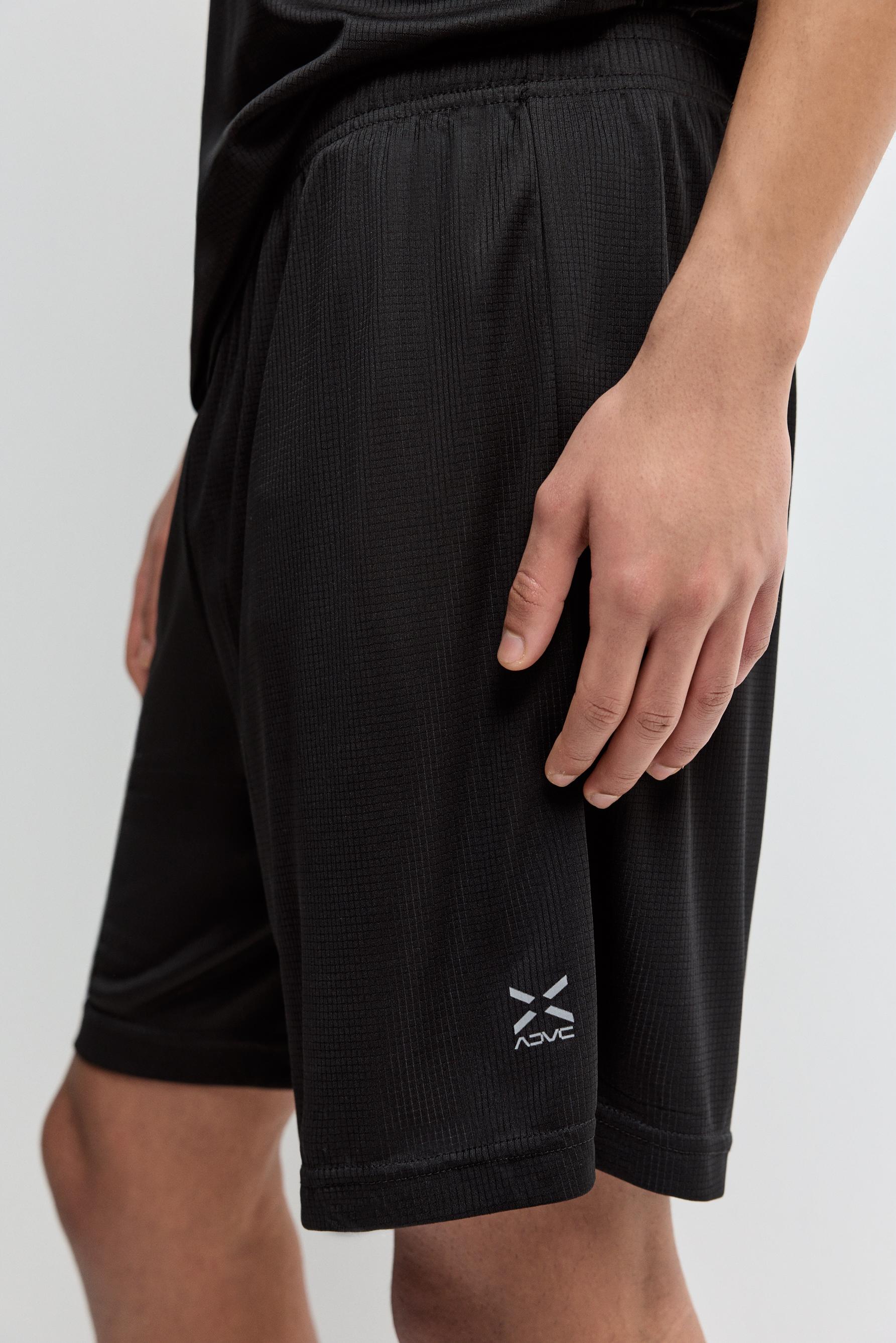 Bermuda sports shorts — BLACK