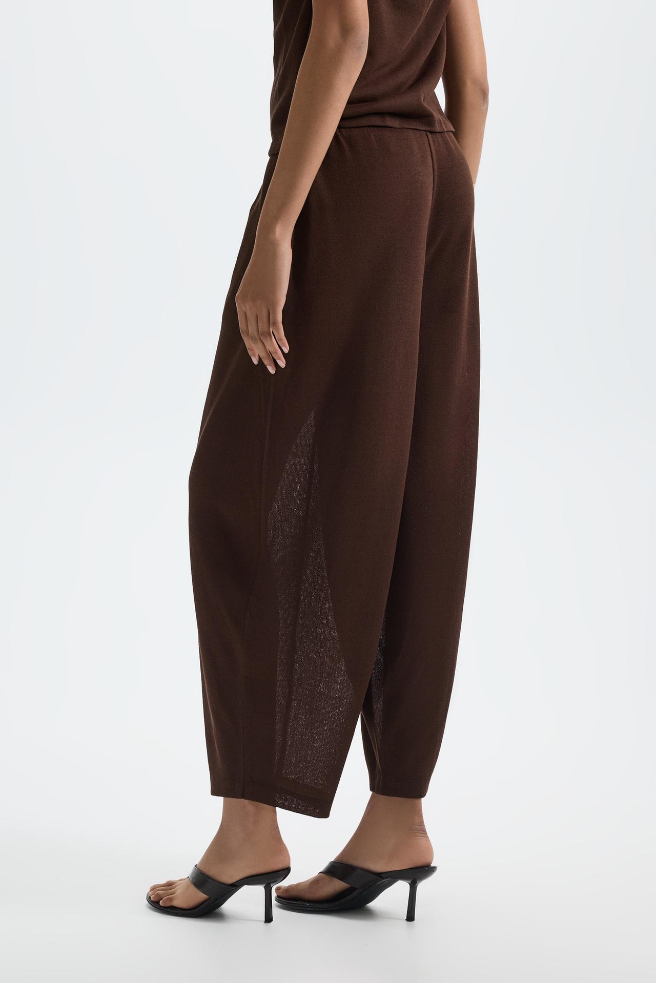 Flowing carrot fit trousers — BROWN