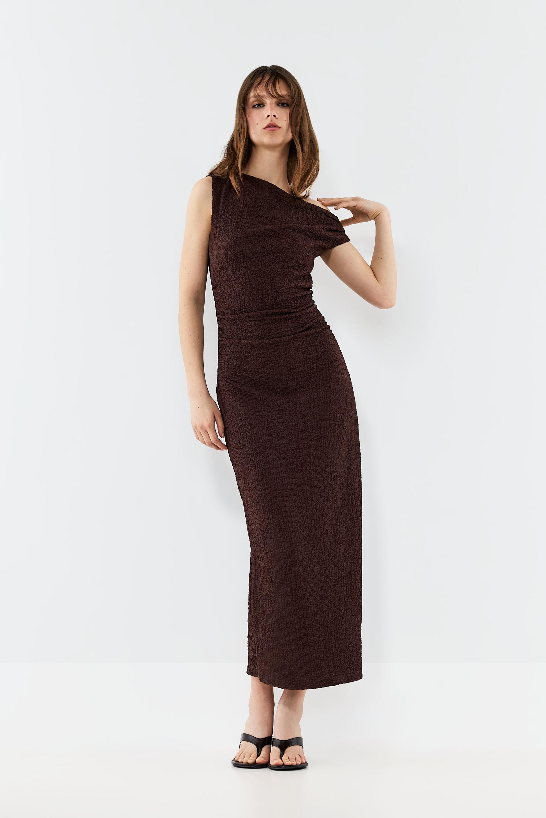 Vestido midi asimétrico textura