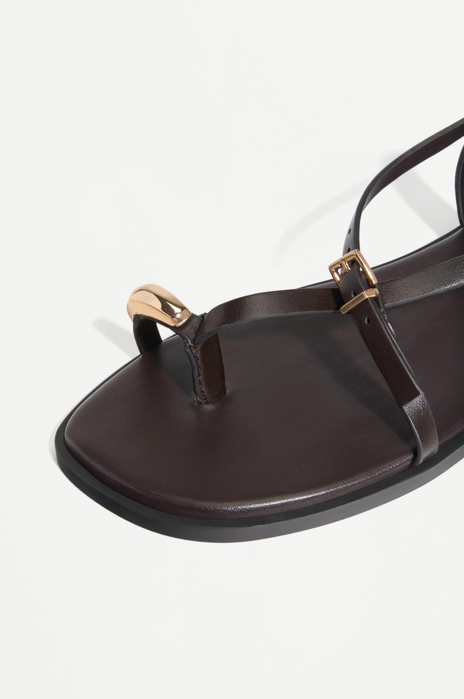 Flat slider sandal with metal detail — BROWN