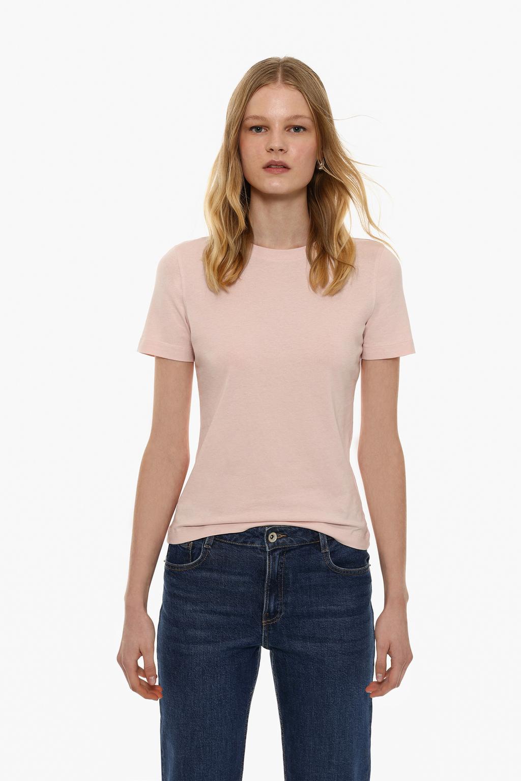 Basic round neck T-shirt