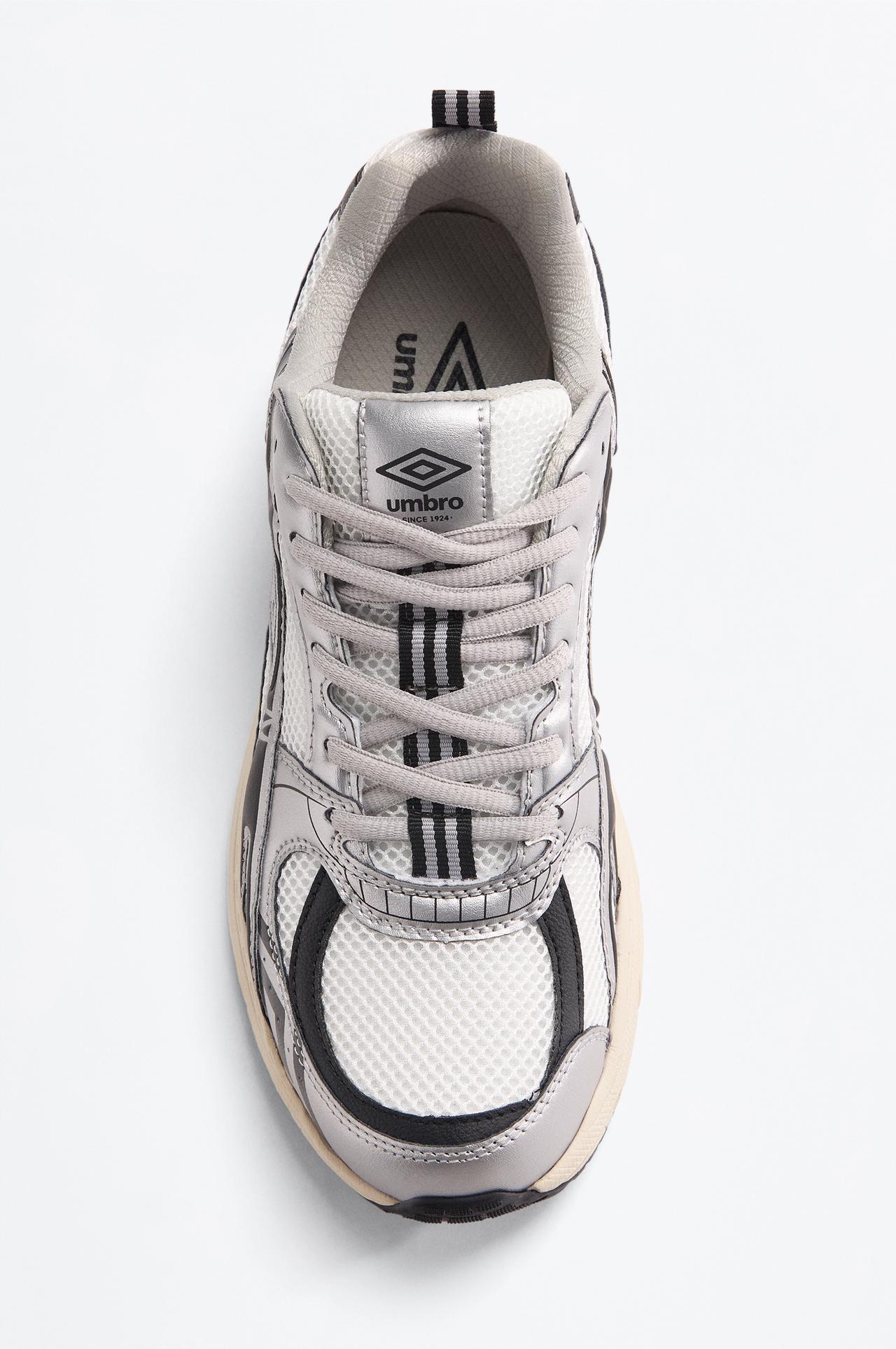 Umbro multi-piece gradient sports shoe — SILVER