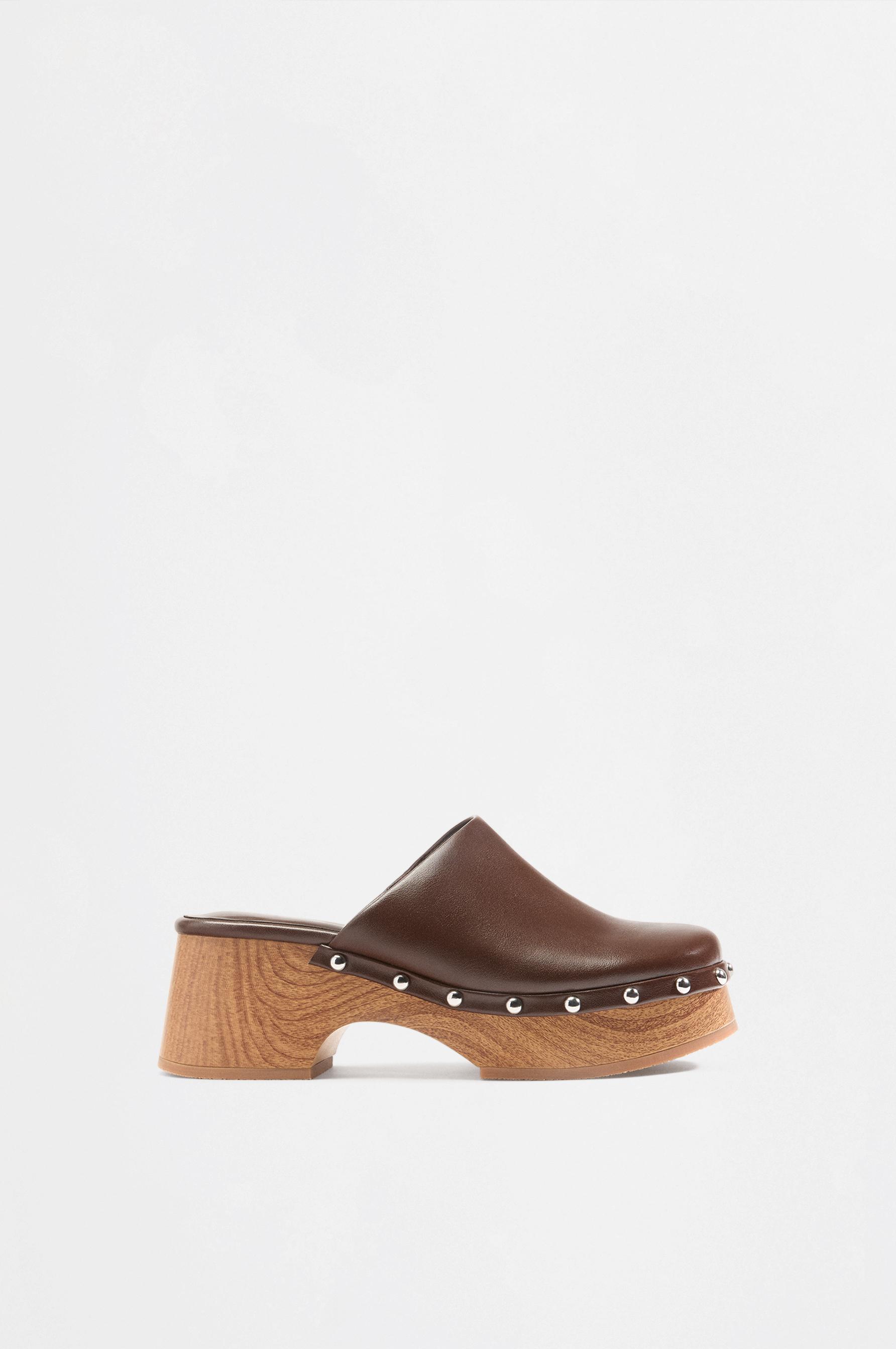 Zueco tachas