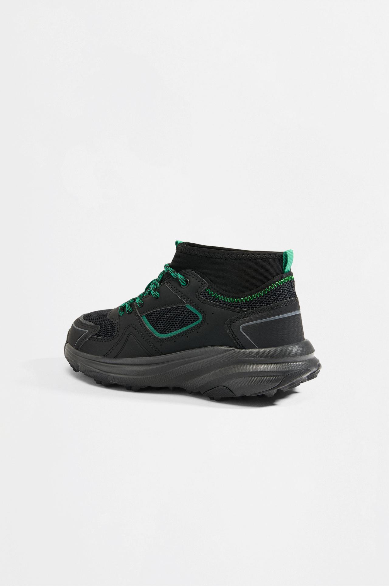 Basketball sneaker — BLACK