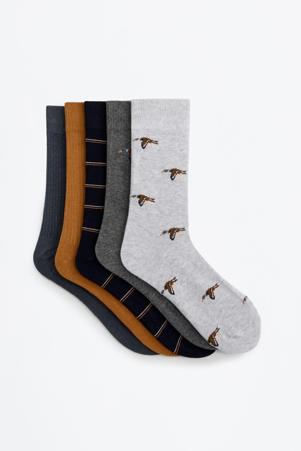 5-pack of contrast long socks.