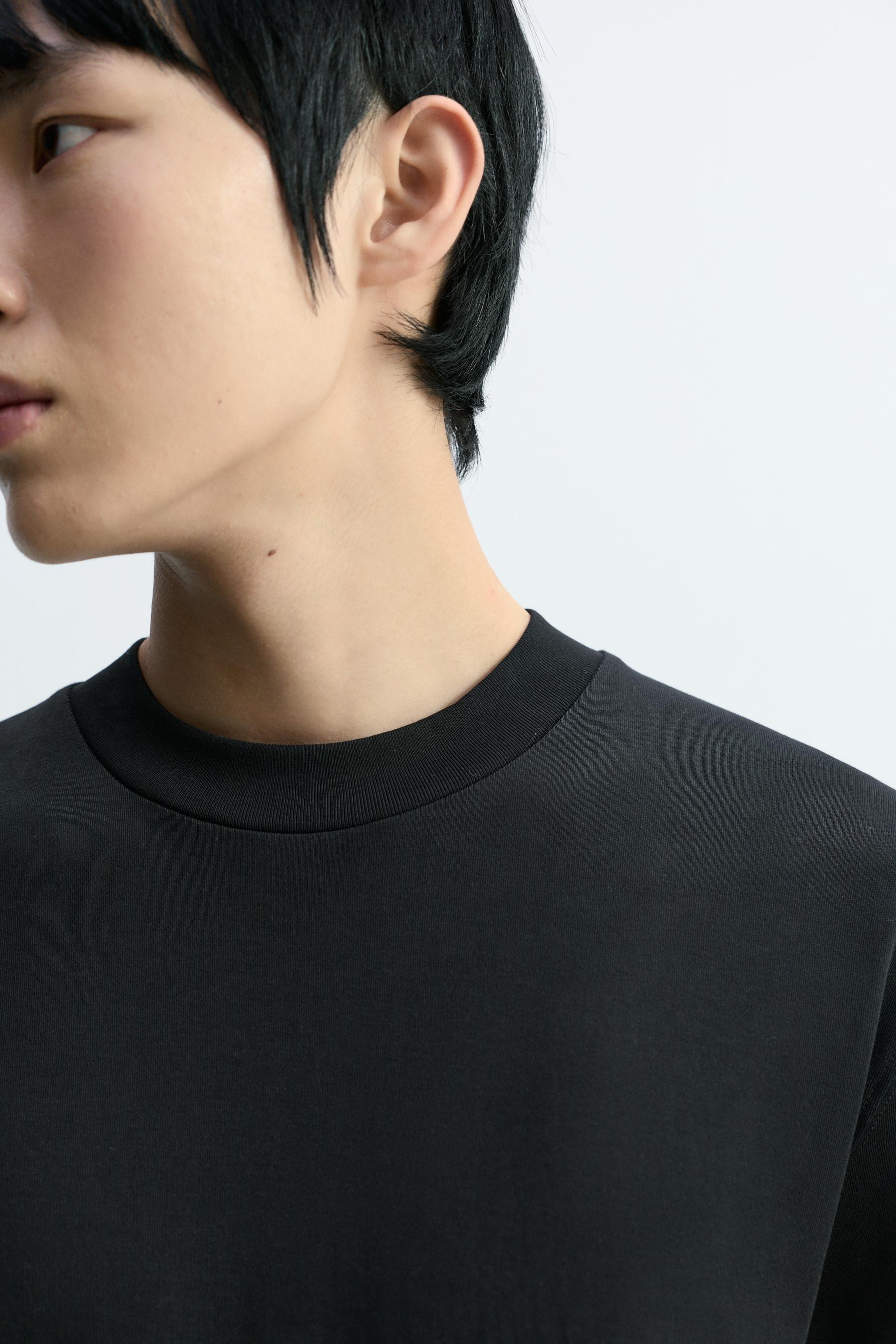 Interlock mock neck T-shirt — BLACK