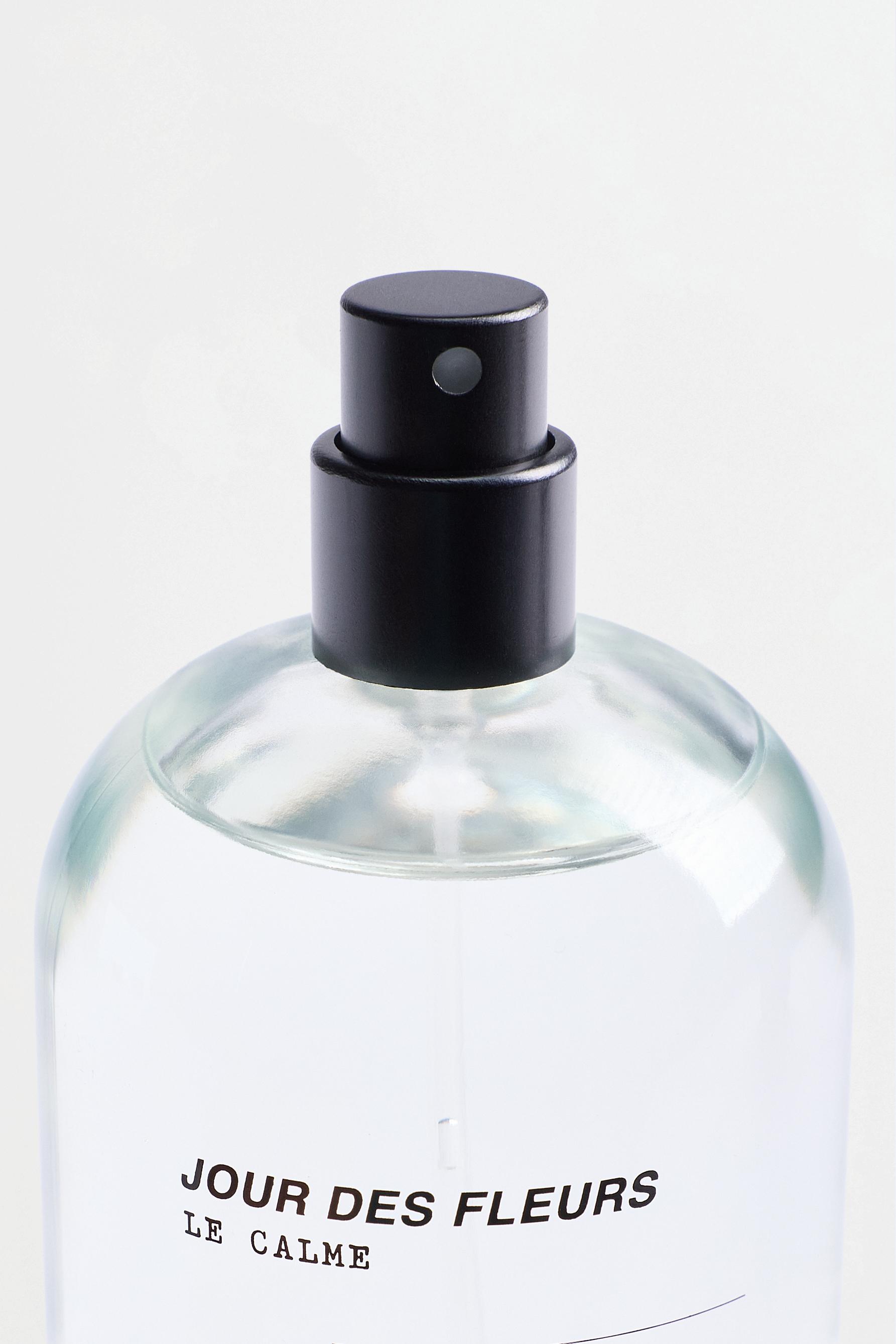 Le Calme Jour des Fleurs Eau de parfum — TRANSPARENT