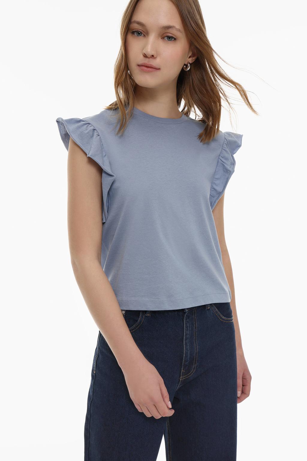 Frilled sleeve T-shirt