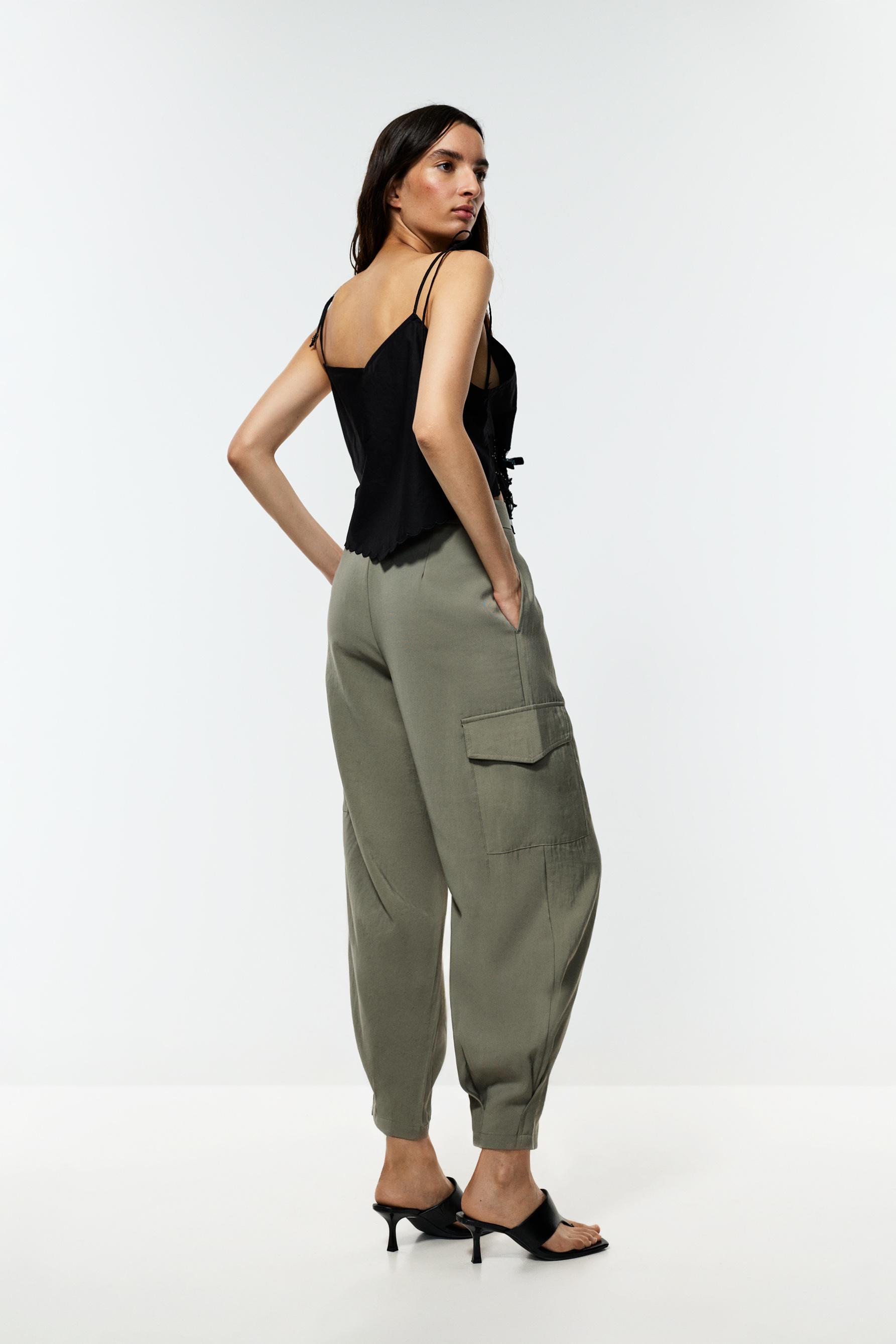 Cargo trousers with fitted hem — PALE KHAKI