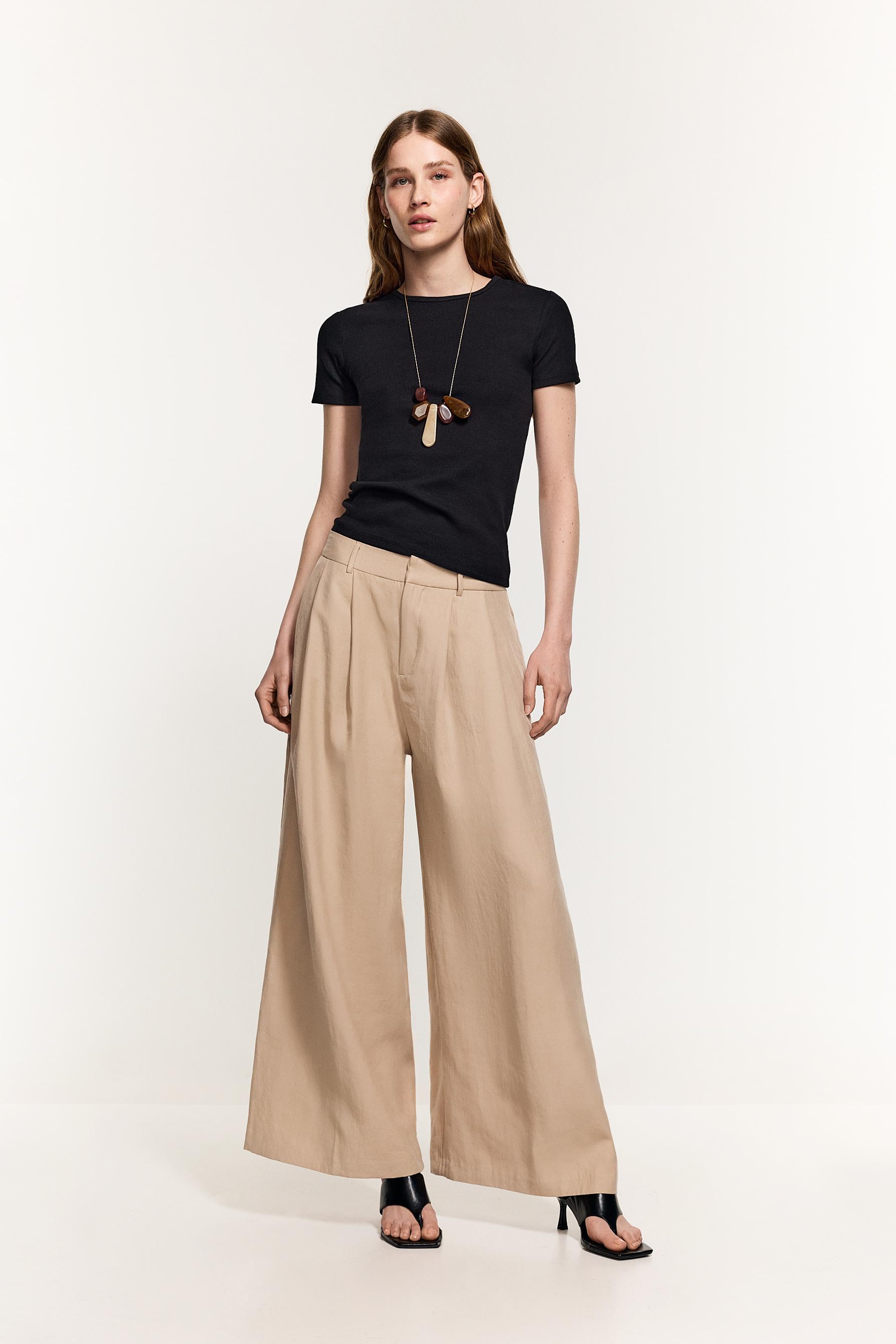 Ribbed T-shirt — BLACK
