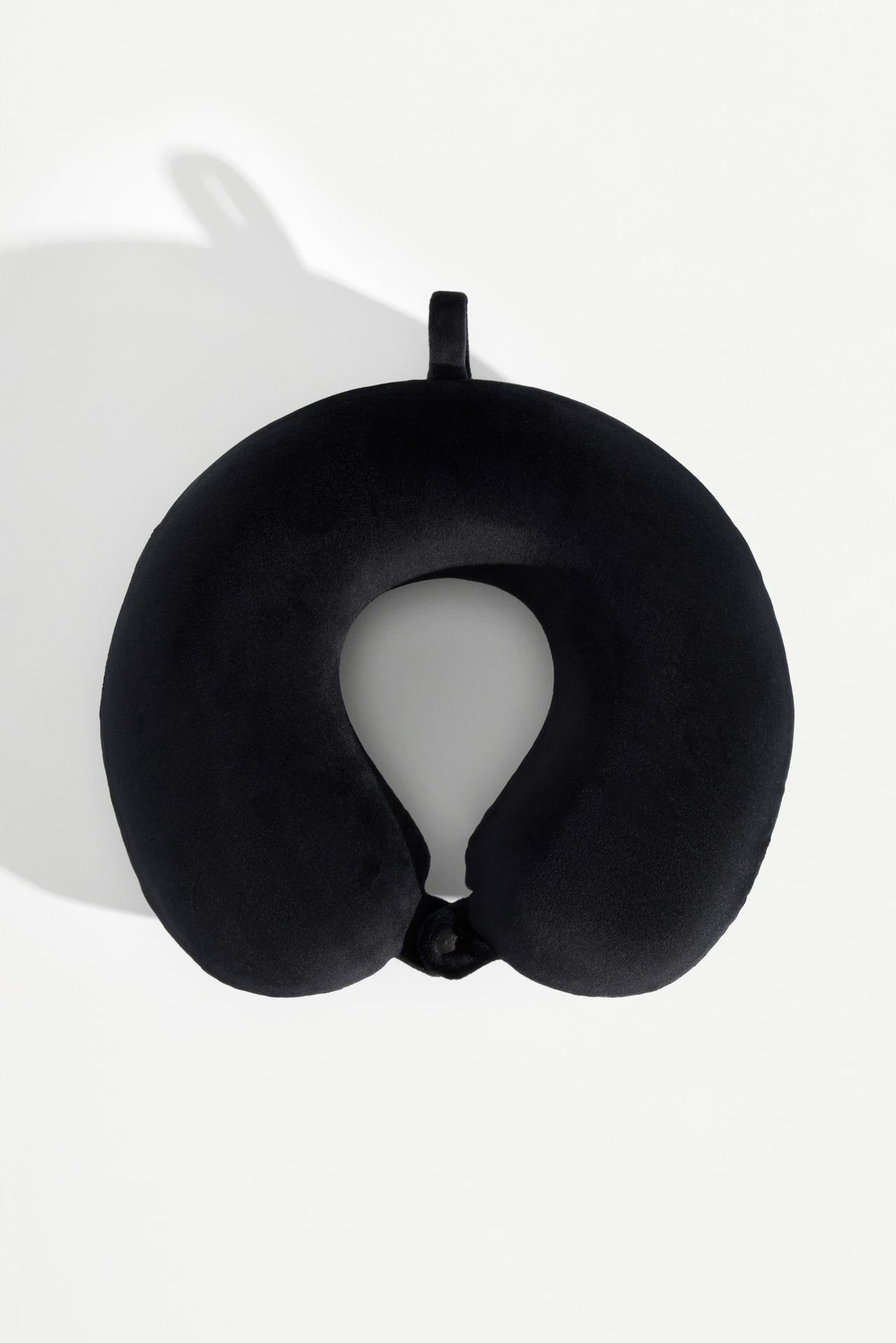 Travel cushion — BLACK