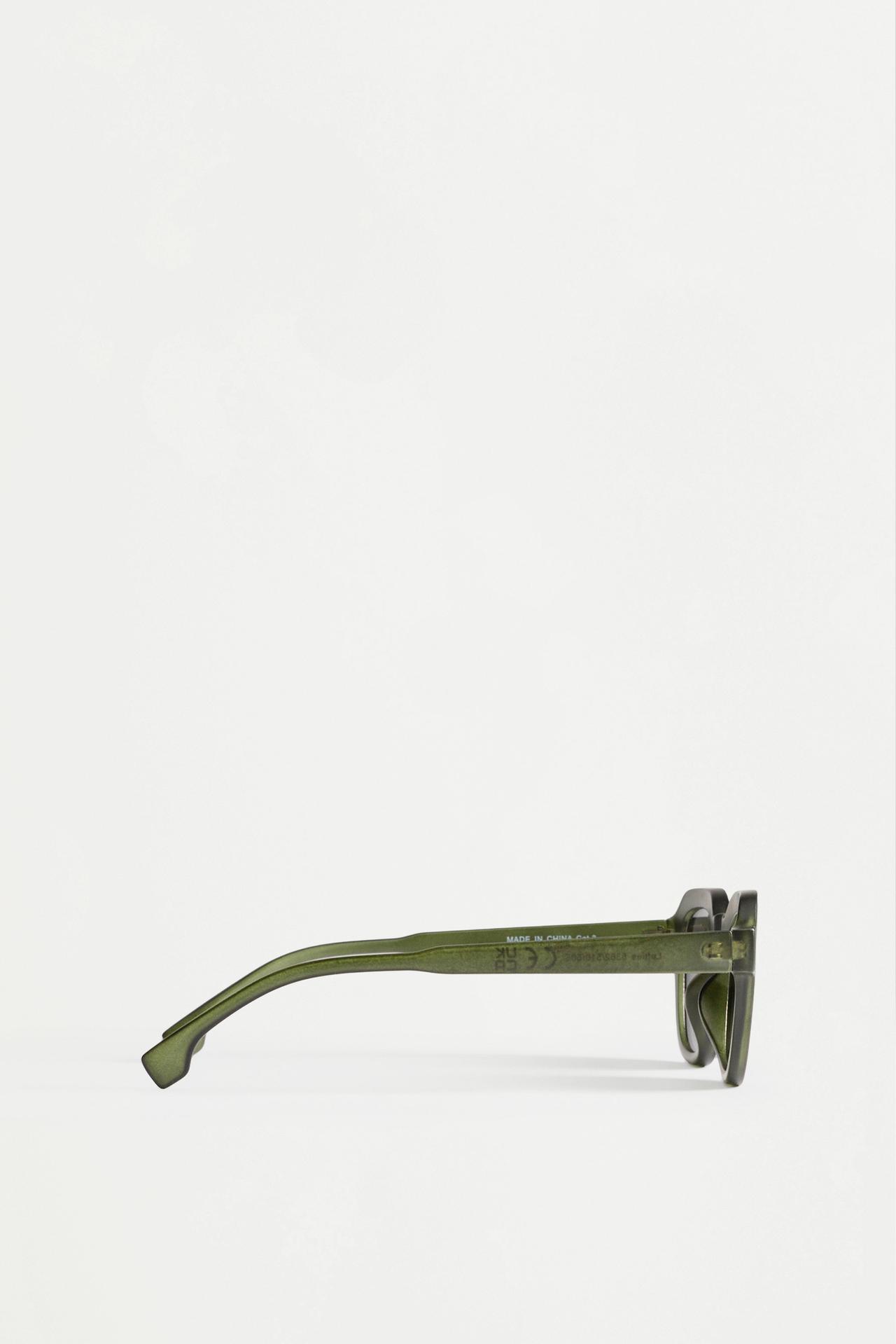 Semi-square sunglasses — KHAKI