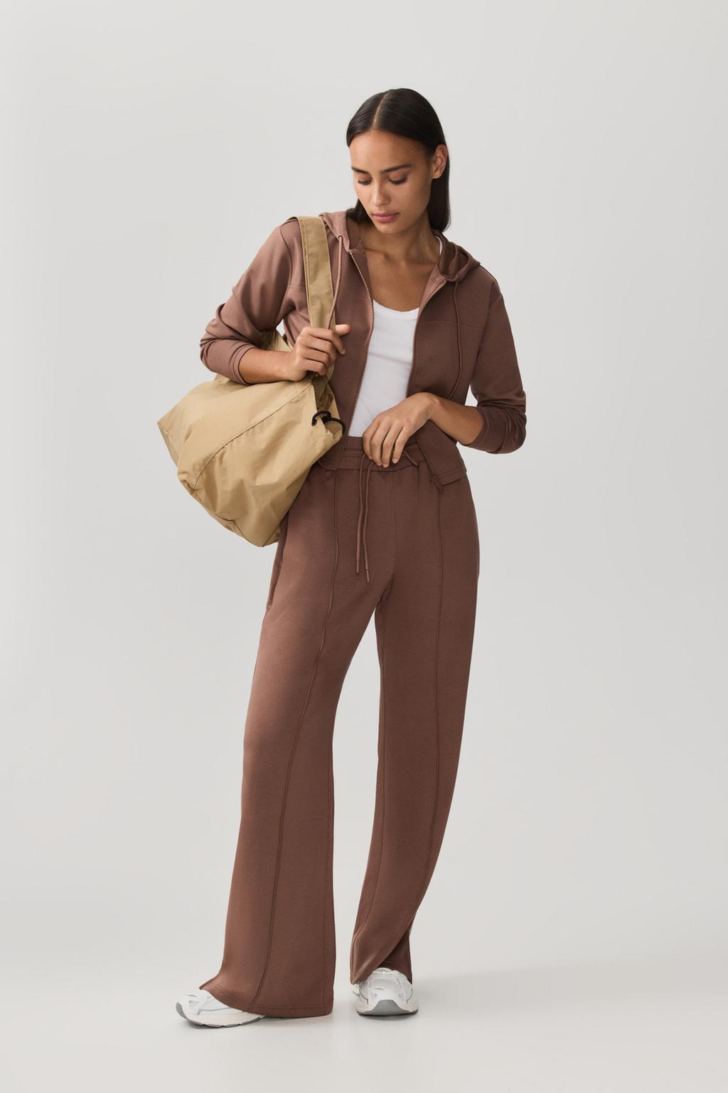 Flowing seam trousers