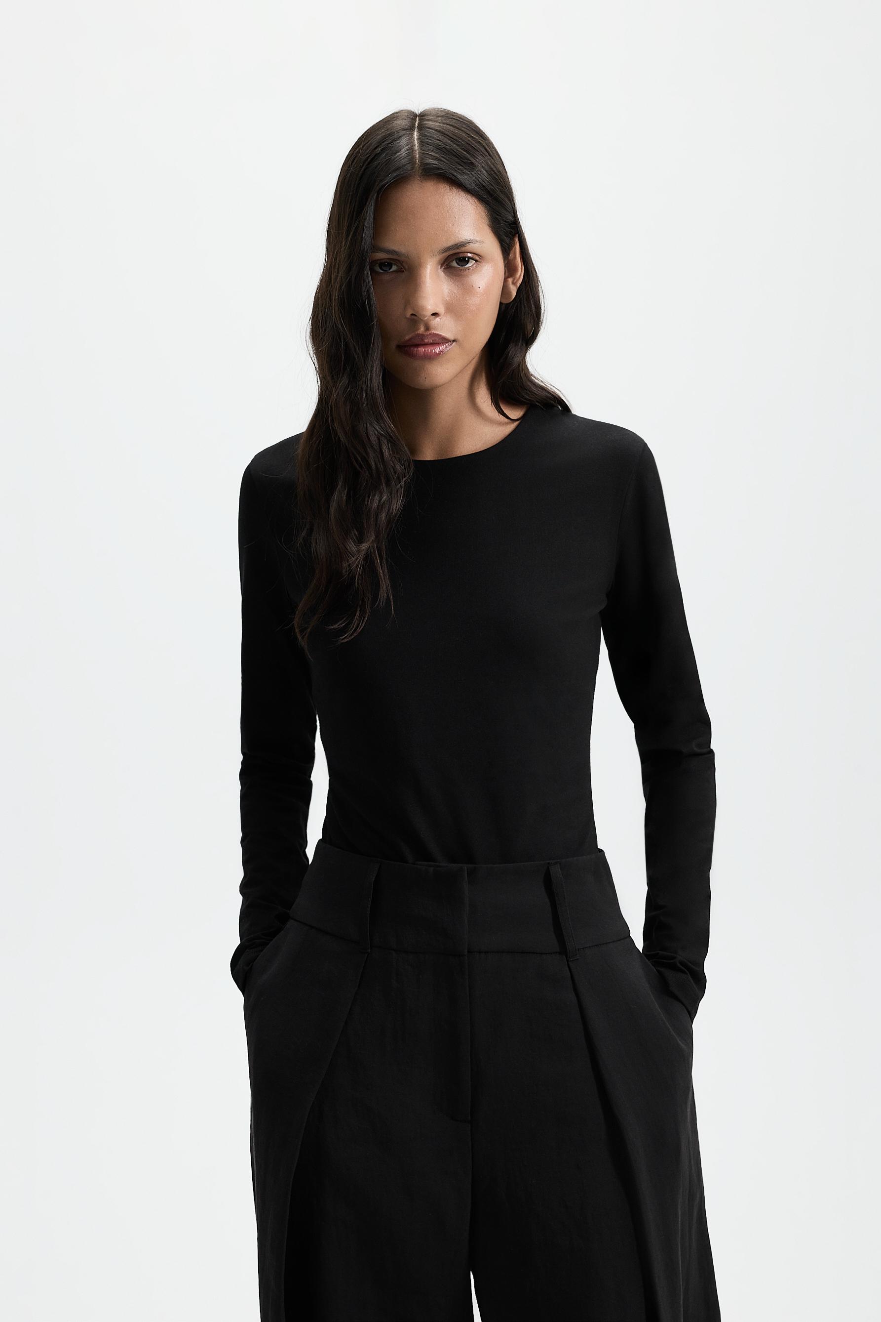 Long sleeve V-neck T-shirt — BLACK