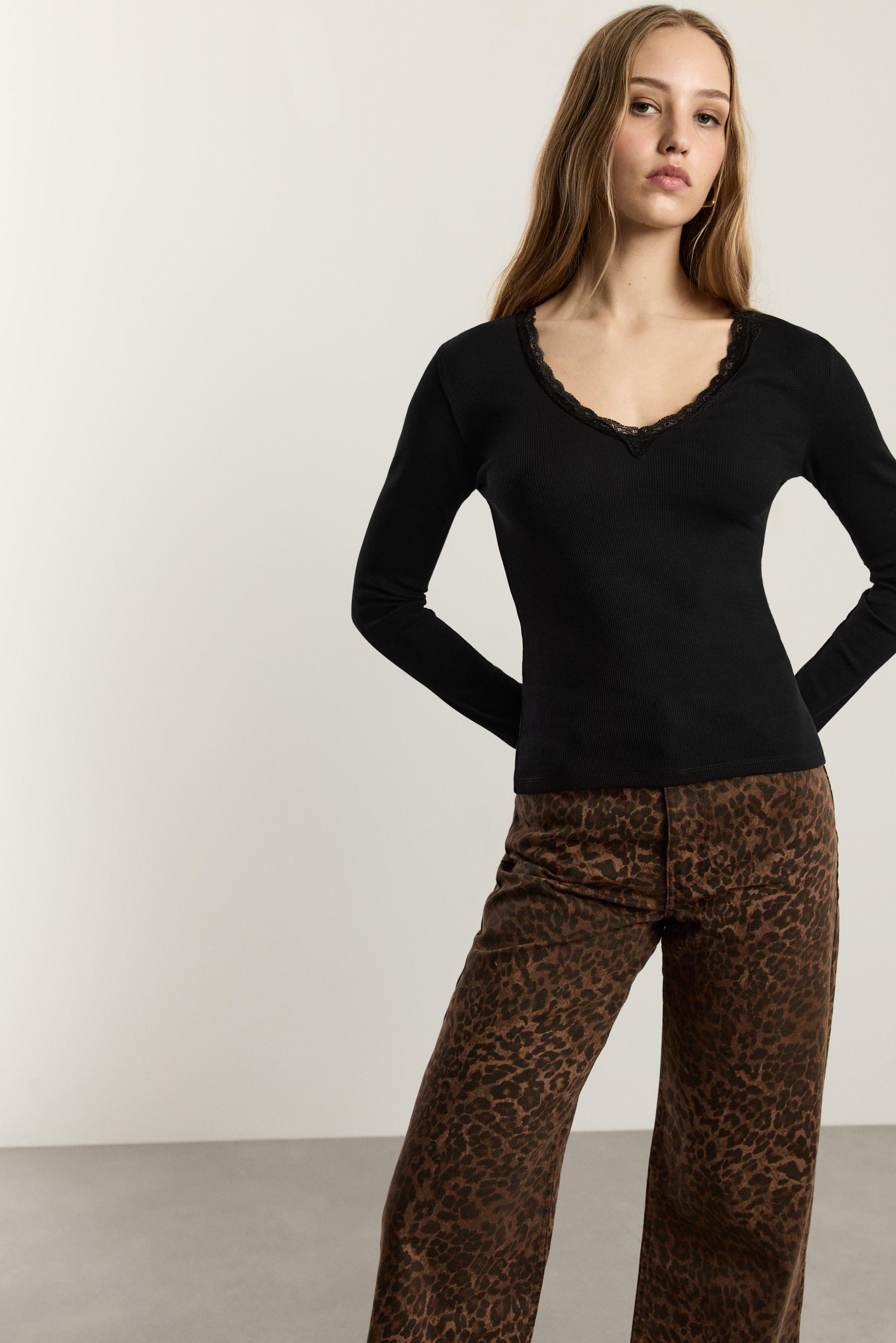 Camiseta rib detalle encaje