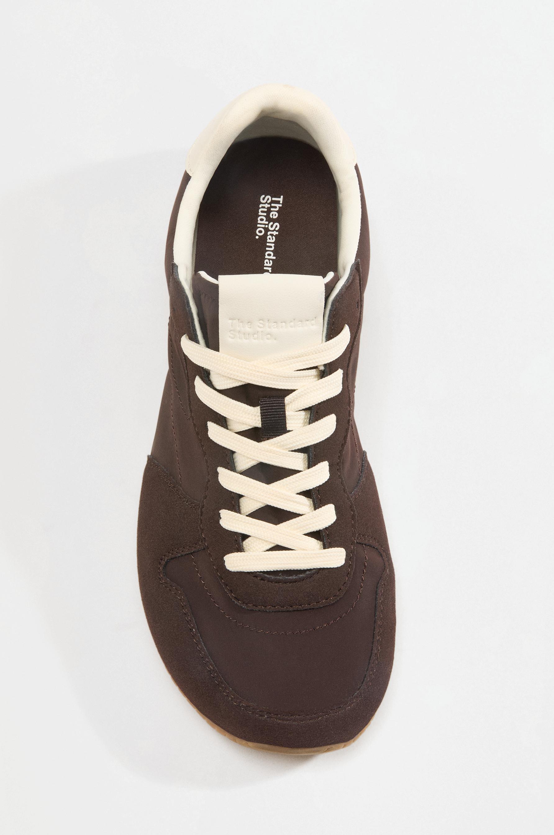 Barefoot sneakers — BROWN