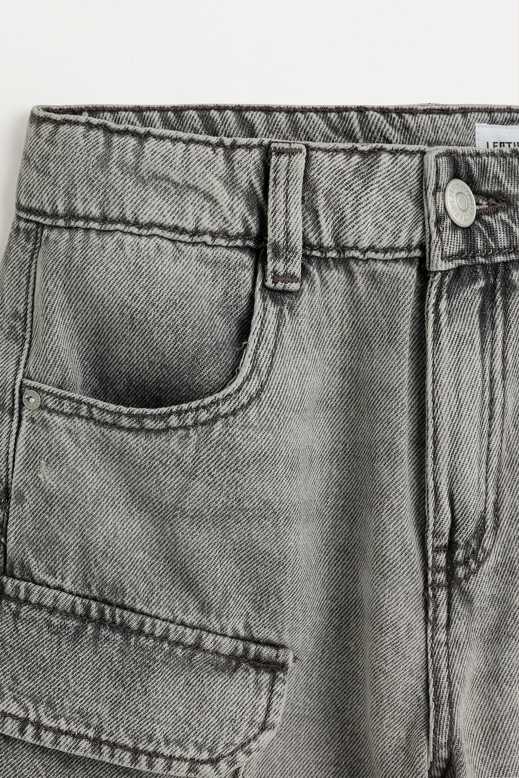 Multi-pocket denim cargo Bermuda shorts — MEDIUM GREY