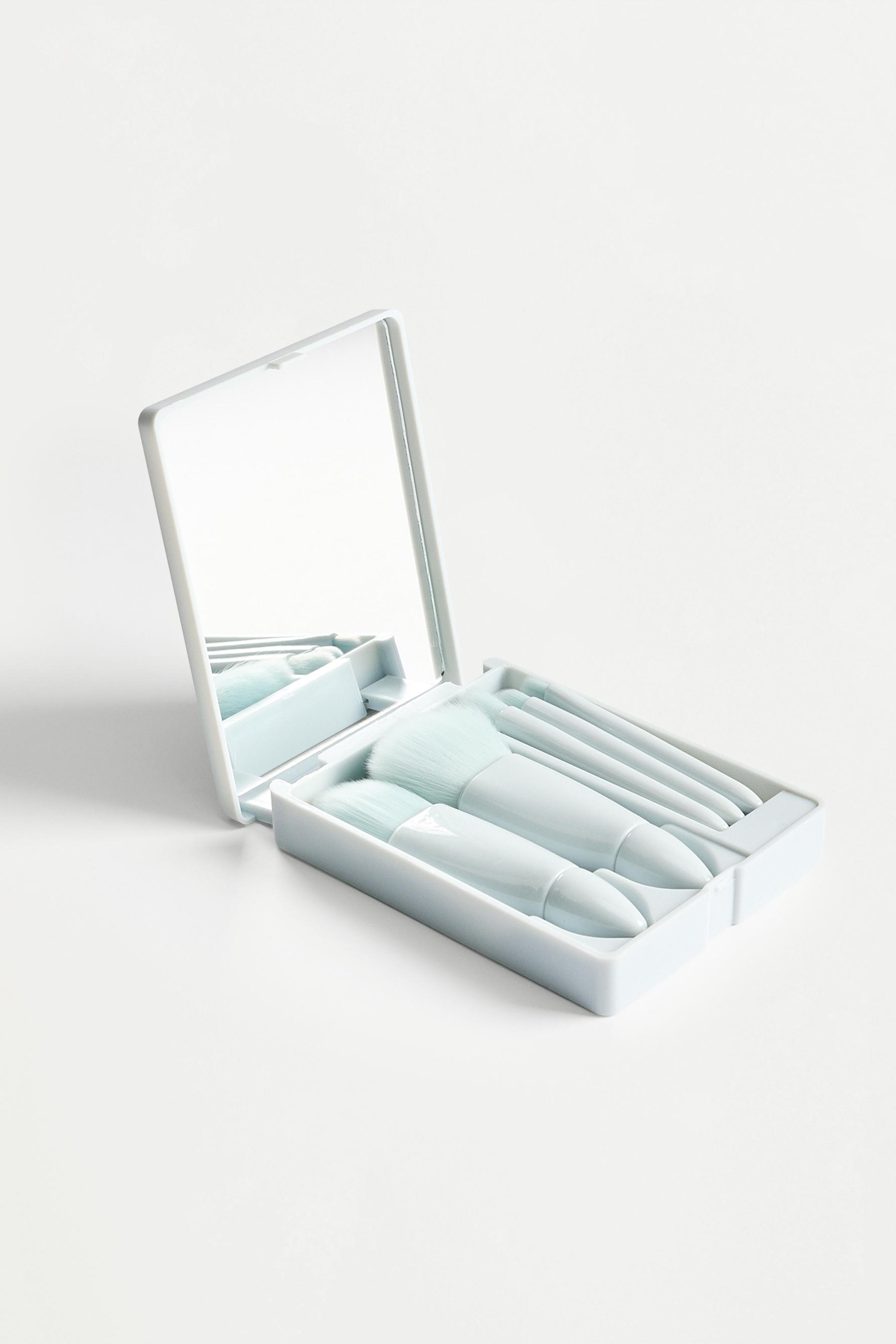 Travel Makeup Brush Set (5-Piece) — PASTEL BLUE