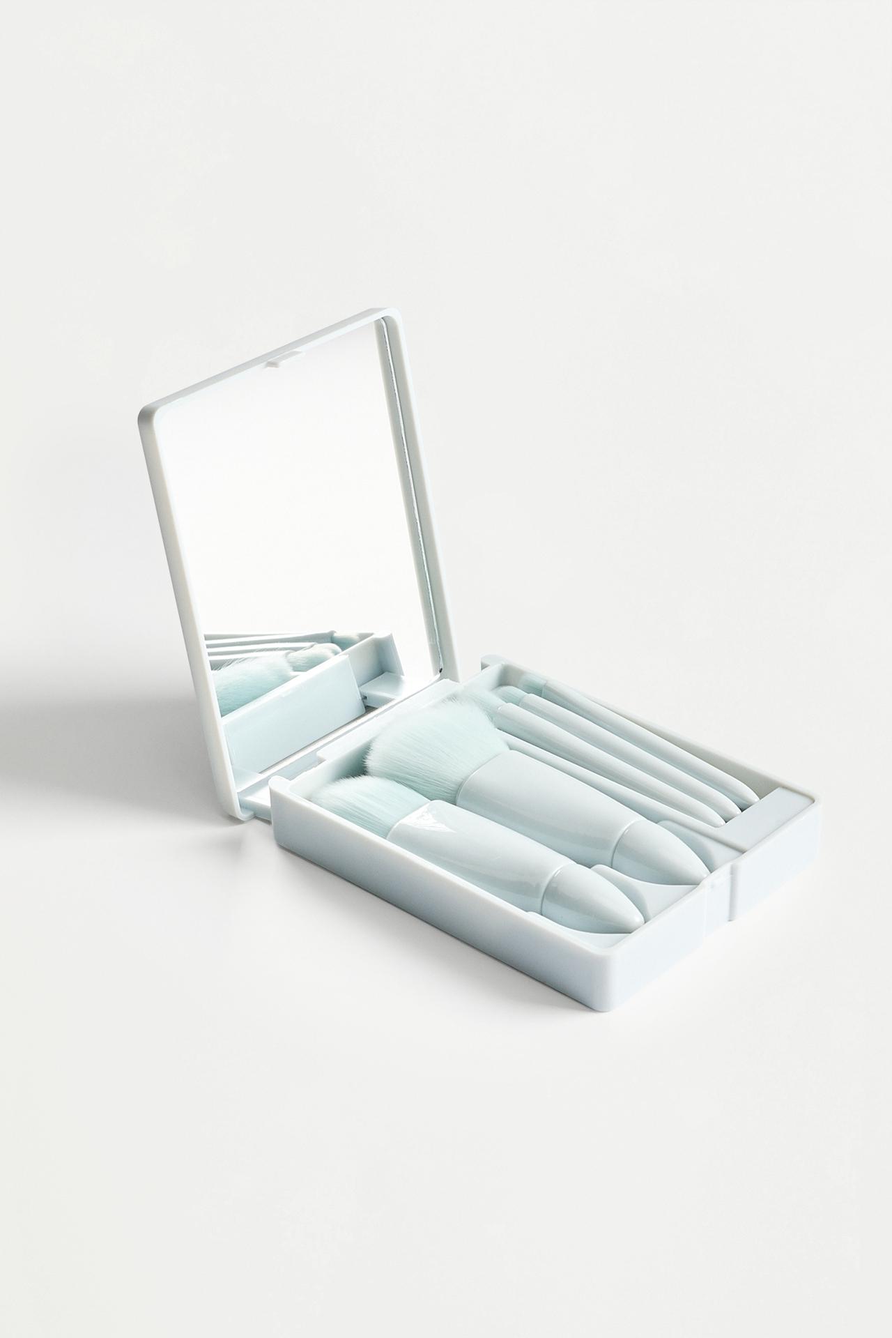 Travel Makeup Brush Set (5-Piece) — PASTEL BLUE