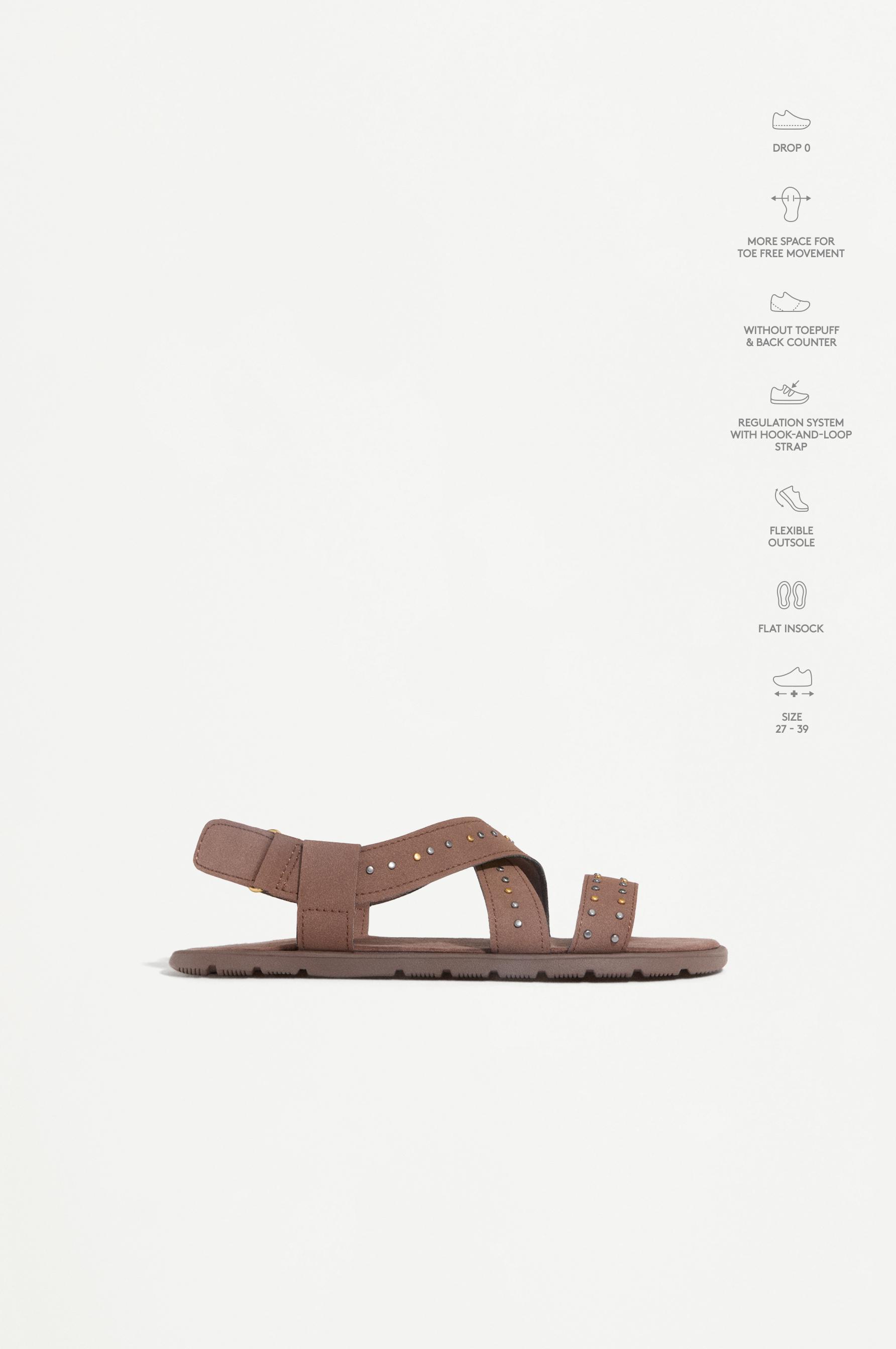 SANDALIA ENVOLVENTE TACHAS BAREFOOT