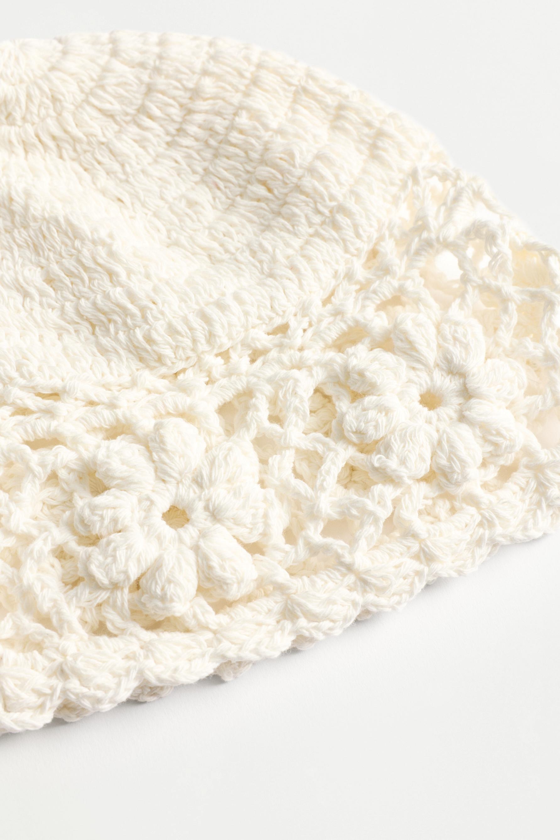 Crochet-effect beanie — ECRU