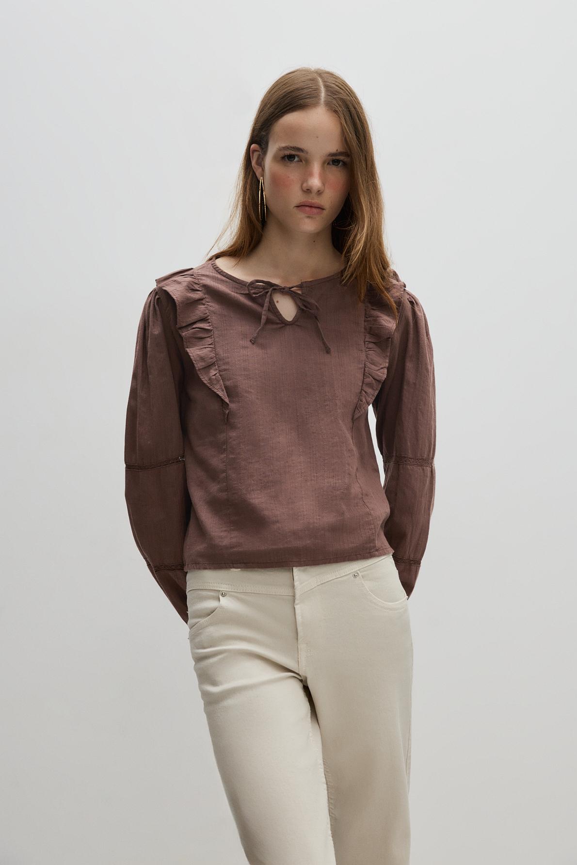 Blusa volantes encaje