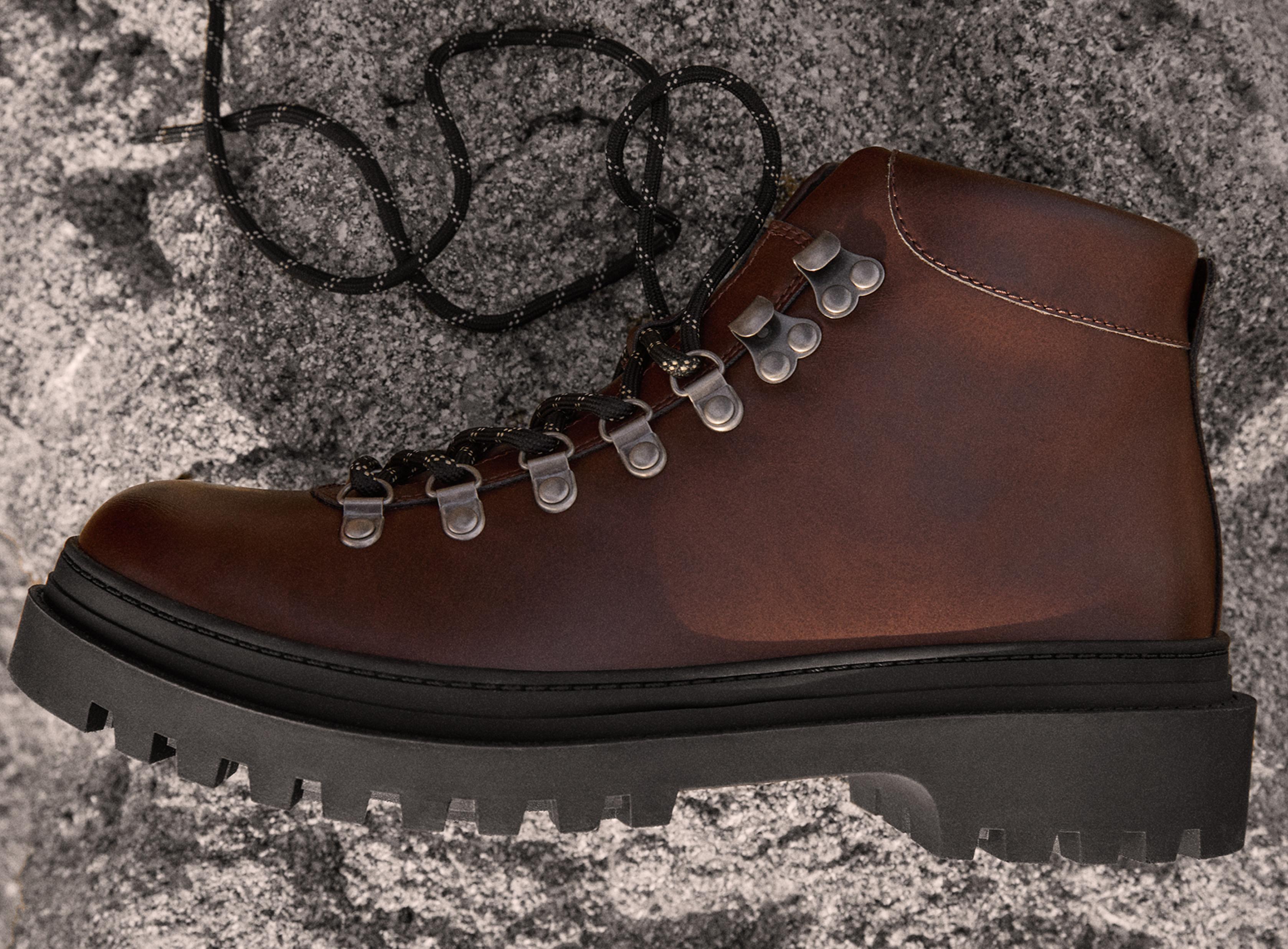 Lace-up hiking boots — BROWN