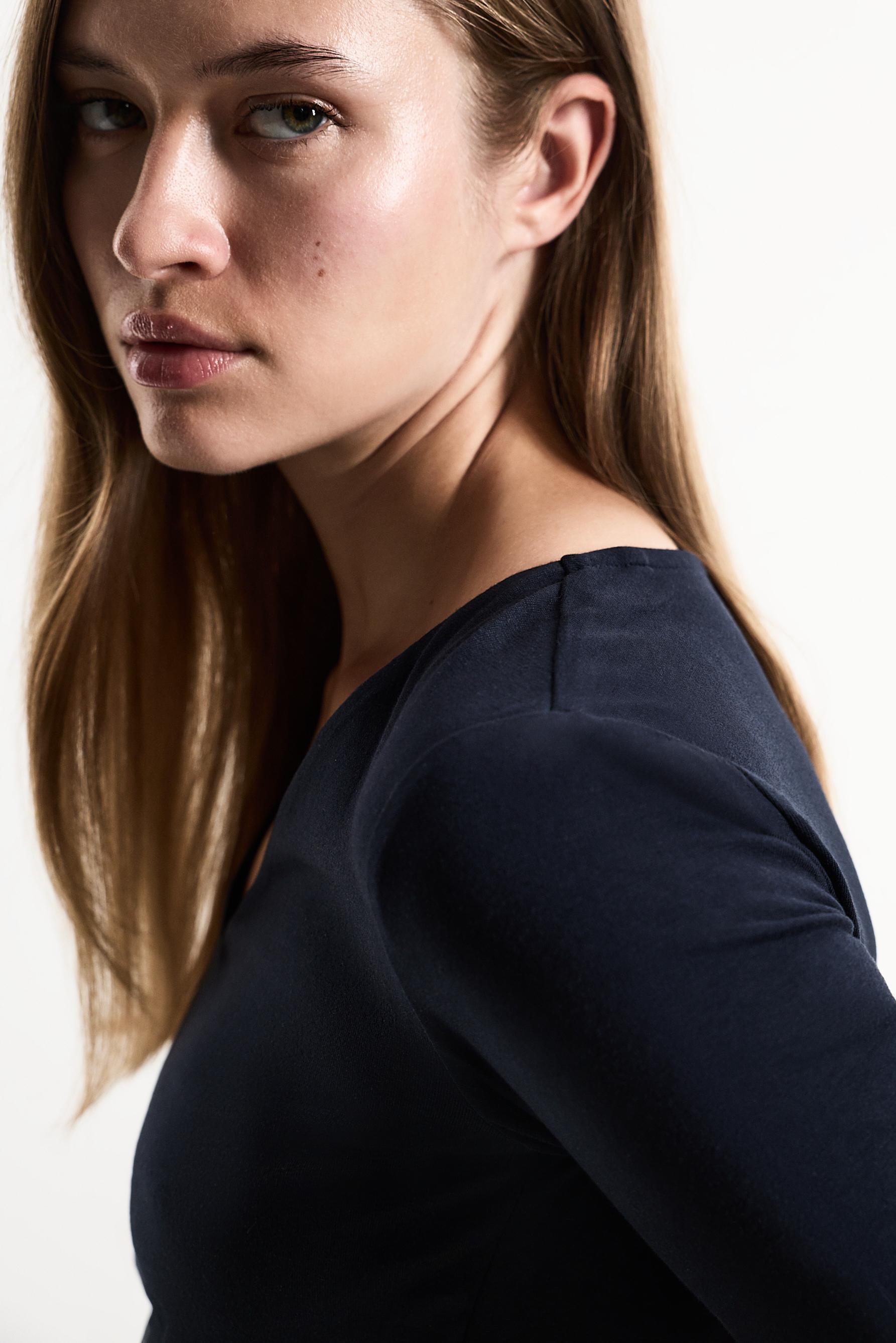 Long sleeve V-neck T-shirt — DARK NAVY