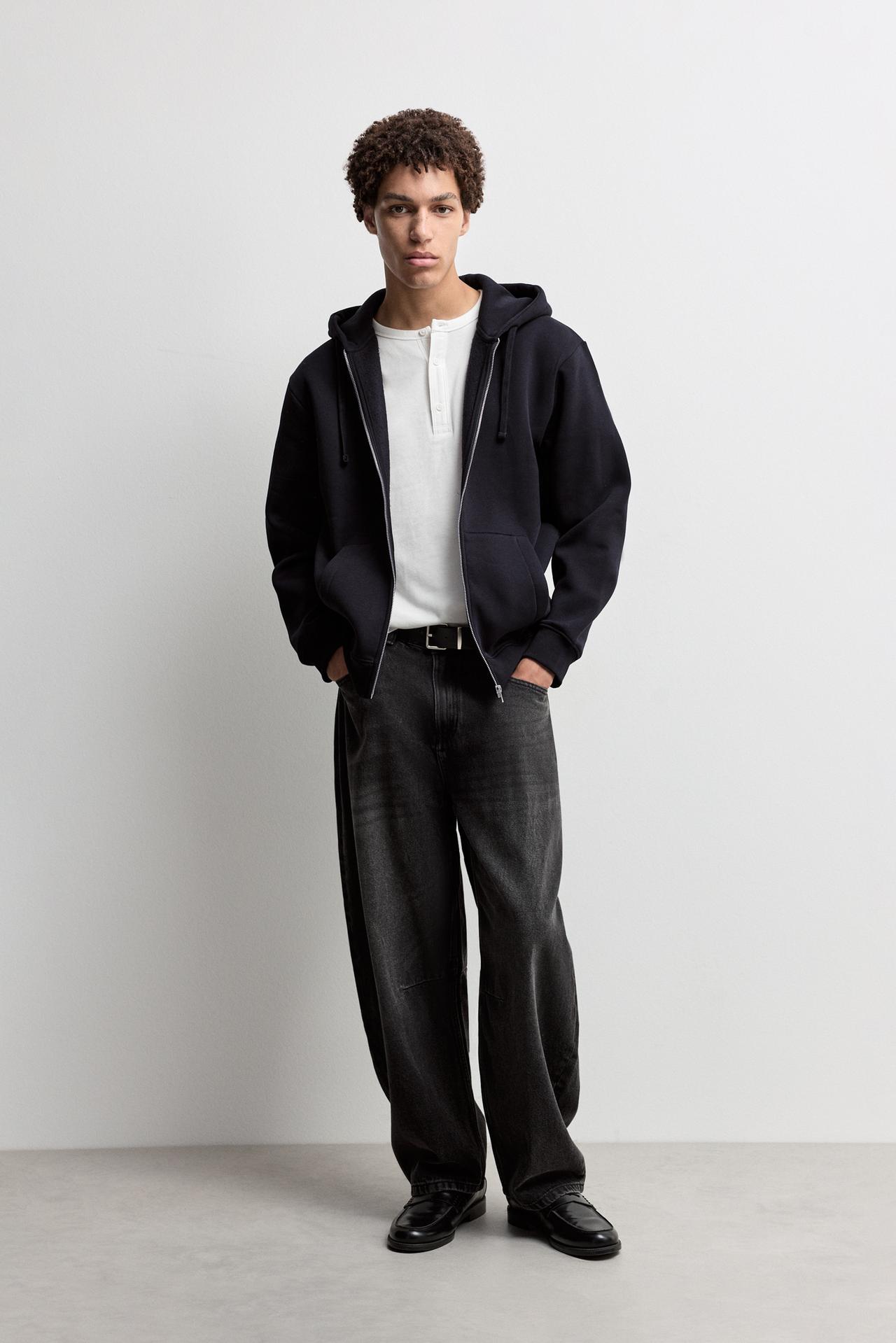 Basic zip-up hoodie — BLACK