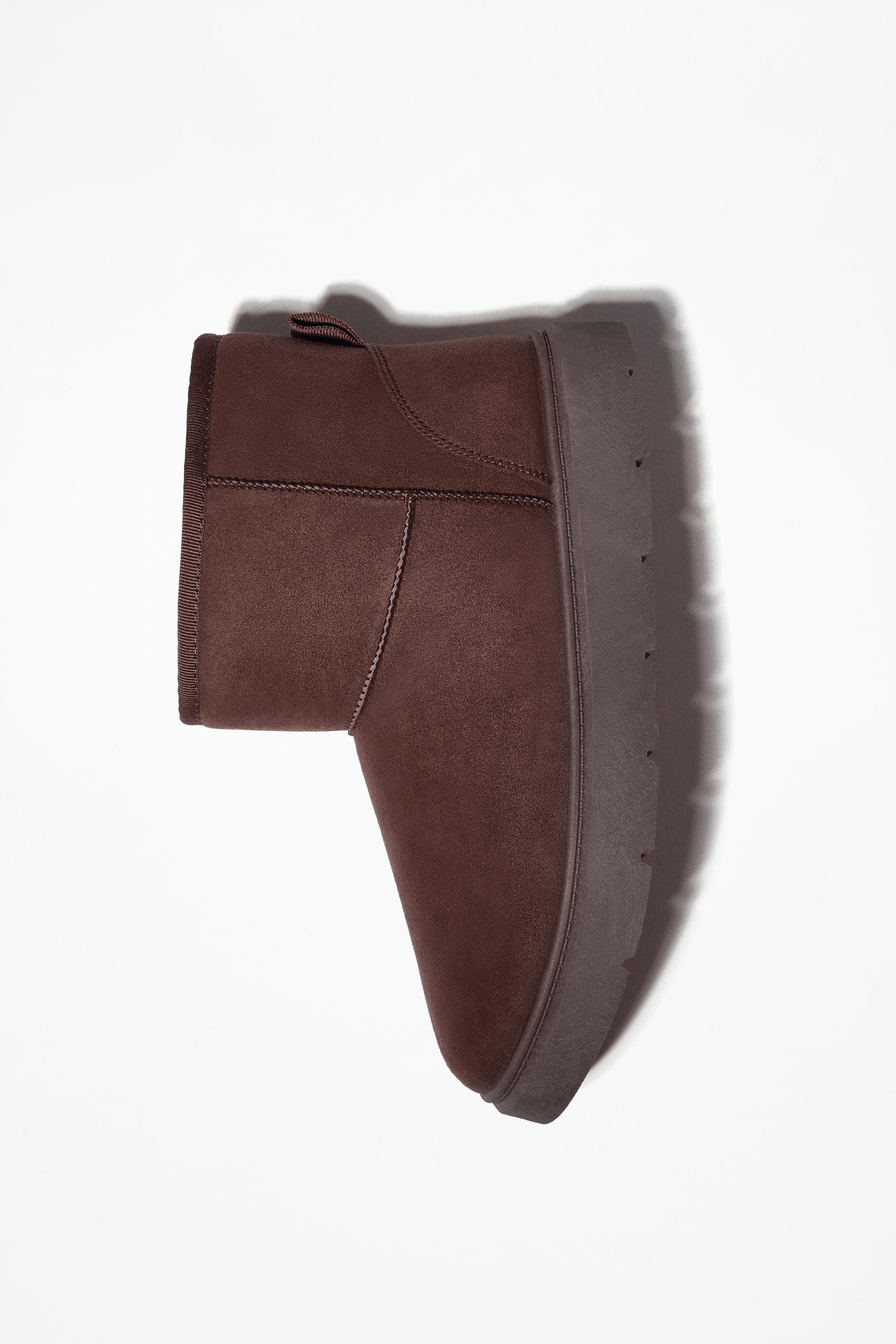 Platform fur ankle boot — BROWN
